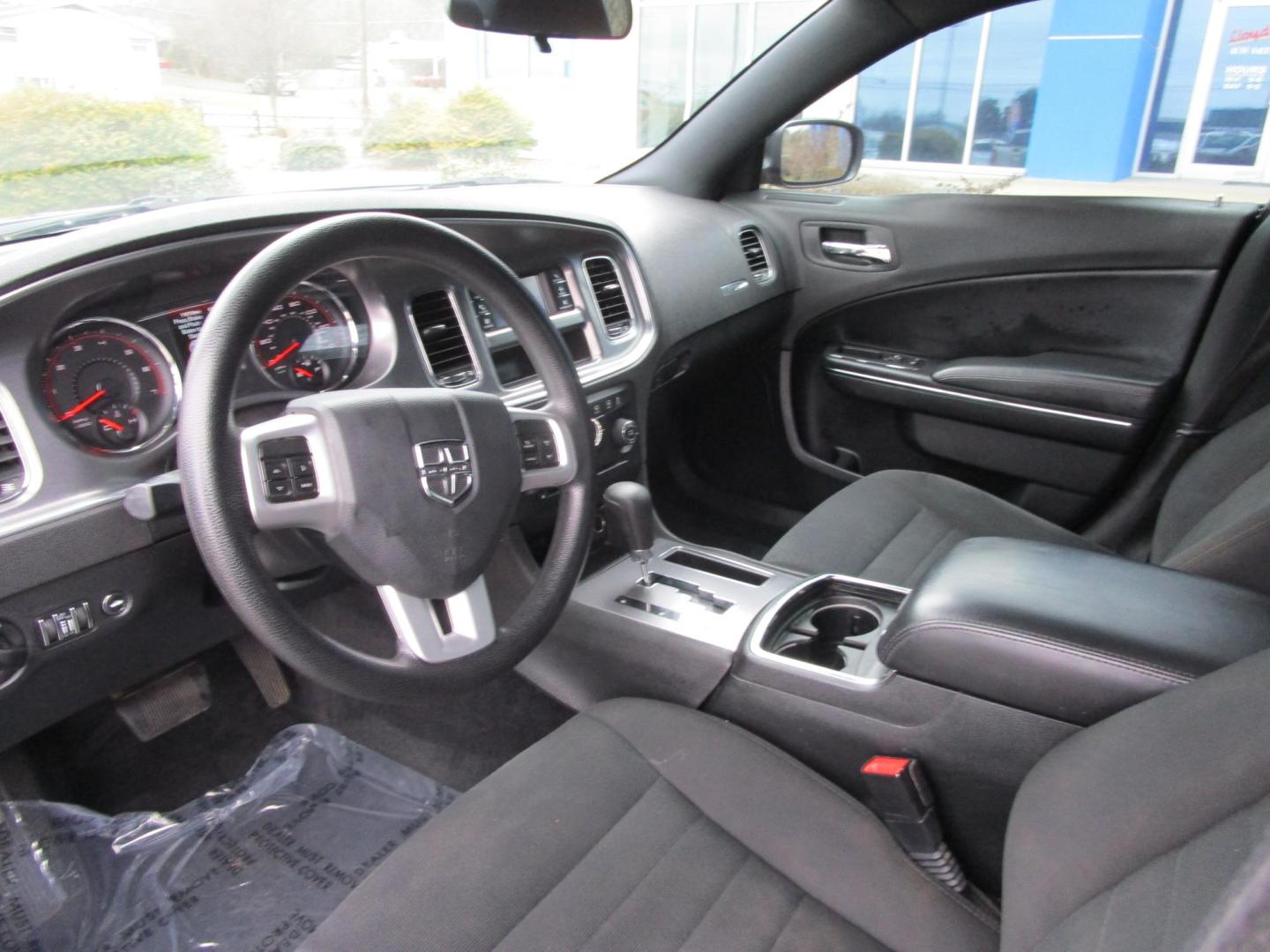2014 BLACK /Gray/ Cloth Dodge Charger SE (2C3CDXBG3EH) with an 3.6L V6 DOHC 24V engine, 5-Speed Automatic transmission, located at 1814 Albert Pike Road, Hot Springs, AR, 71913, (501) 623-1717, 34.494228, -93.094070 - Photo#4