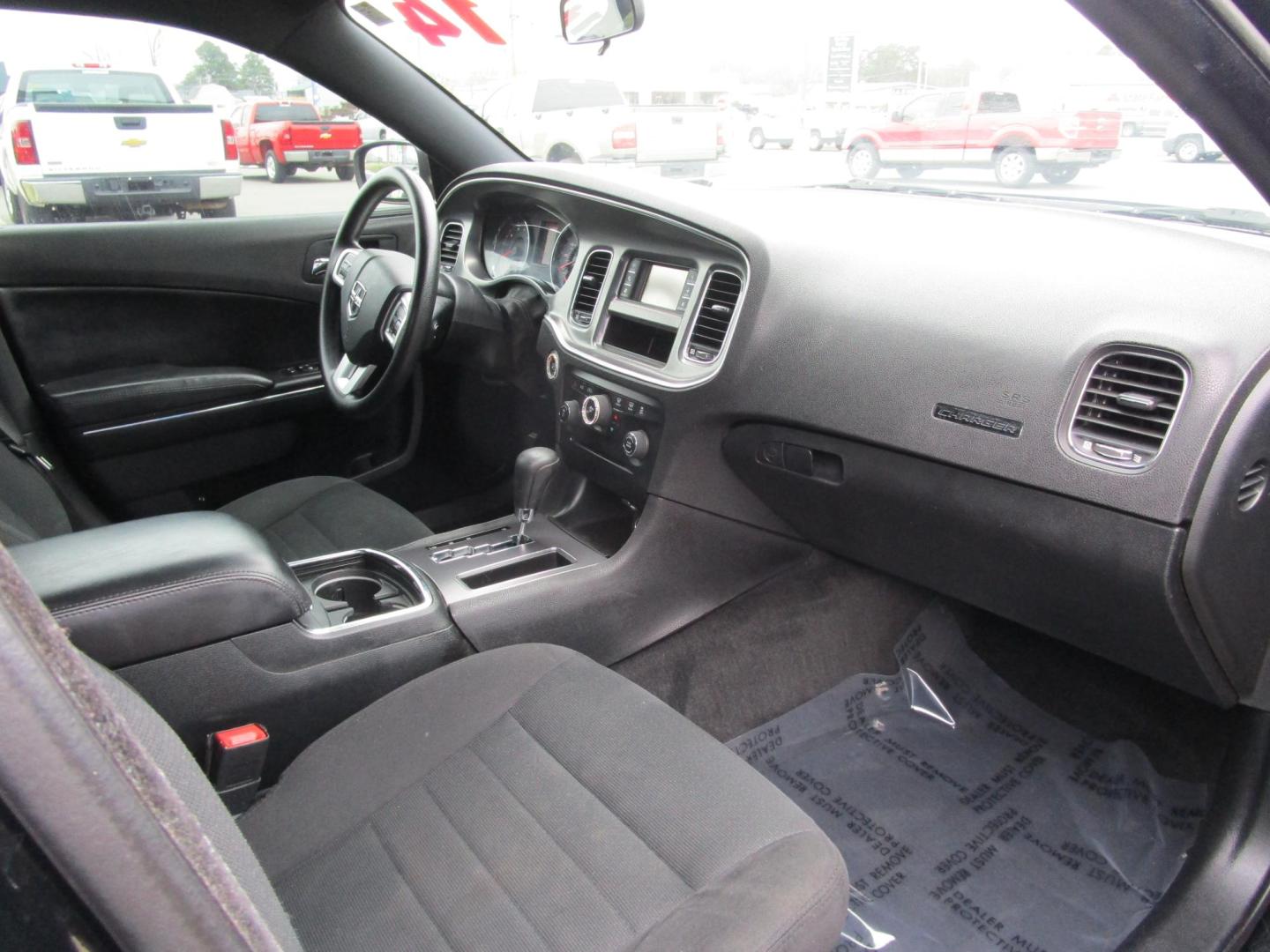 2014 BLACK /Gray/ Cloth Dodge Charger SE (2C3CDXBG3EH) with an 3.6L V6 DOHC 24V engine, 5-Speed Automatic transmission, located at 1814 Albert Pike Road, Hot Springs, AR, 71913, (501) 623-1717, 34.494228, -93.094070 - Photo#5