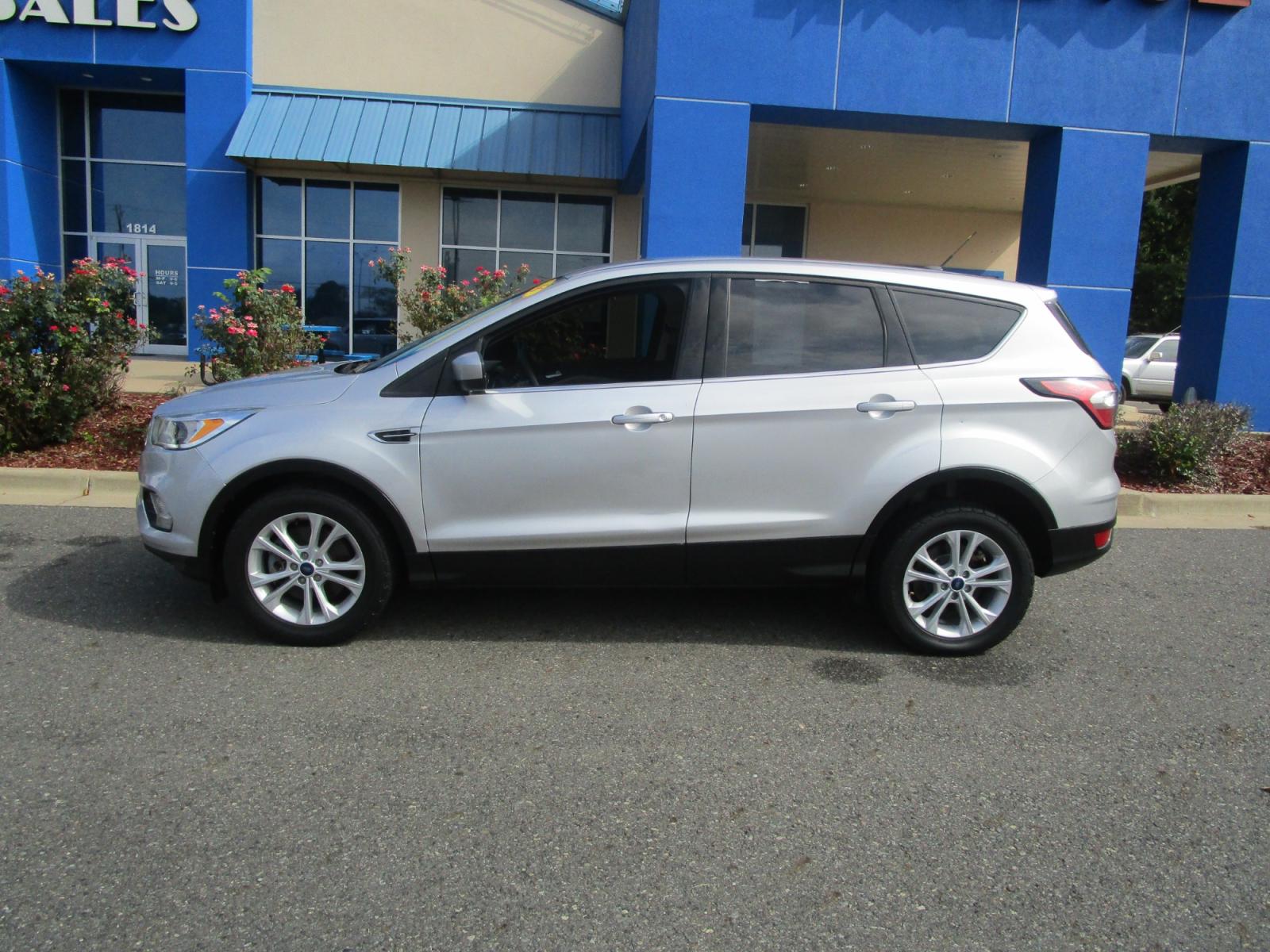 2017 /Tan / Cloth Ford Escape SE 4WD (1FMCU9GD0HU) with an 1.5L L4 DOHC 16V engine, 6A transmission, located at 1814 Albert Pike Road, Hot Springs, AR, 71913, (501) 623-1717, 34.494228, -93.094070 - Photo #1