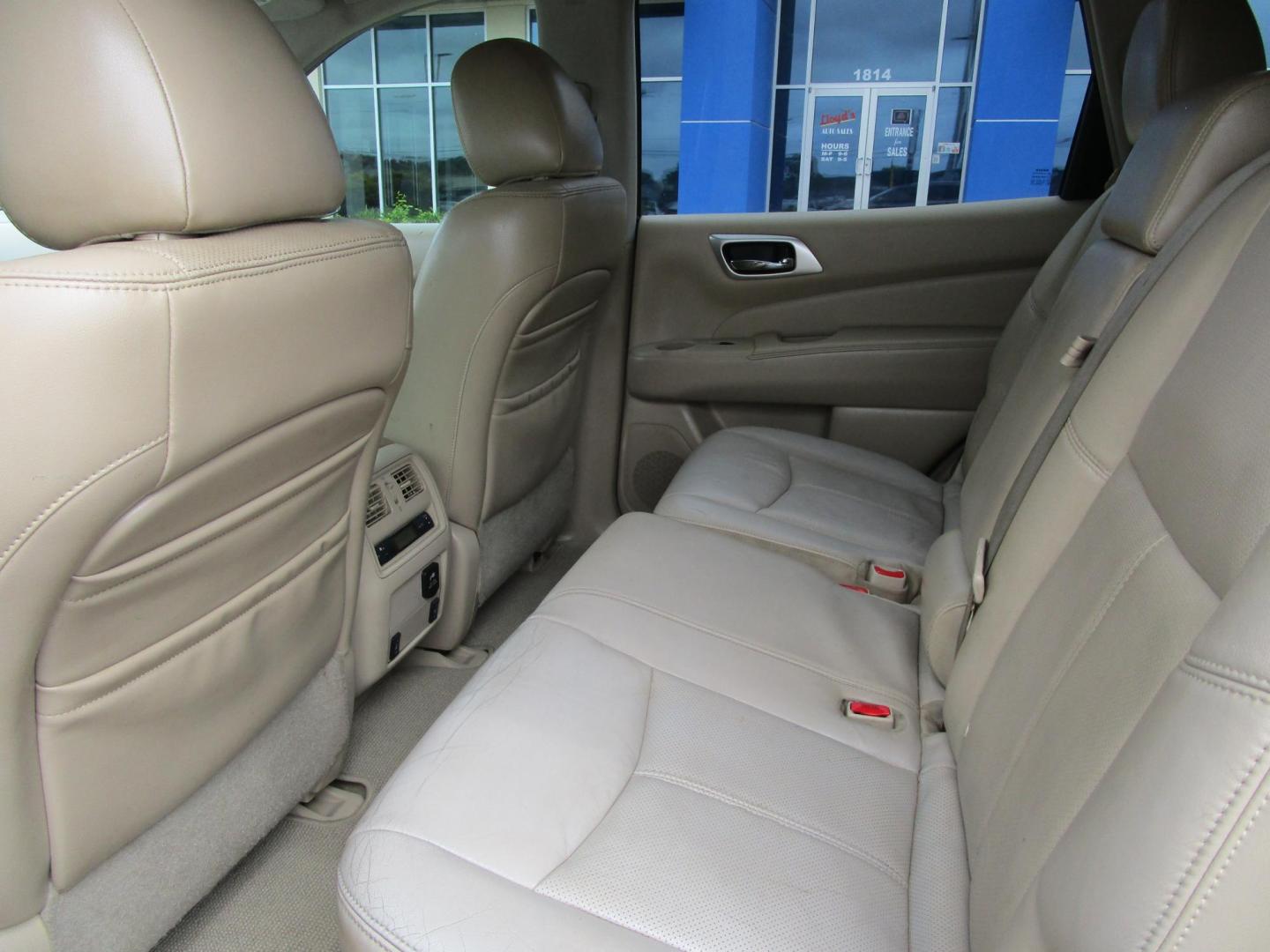 2013 Grey /Tan/Leather Nissan Pathfinder LE 4WD (5N1AR2MNXDC) with an 3.5L V6 DOHC 24V engine, Continuously Variable Transmission transmission, located at 1814 Albert Pike Road, Hot Springs, AR, 71913, (501) 623-1717, 34.494228, -93.094070 - Photo#11