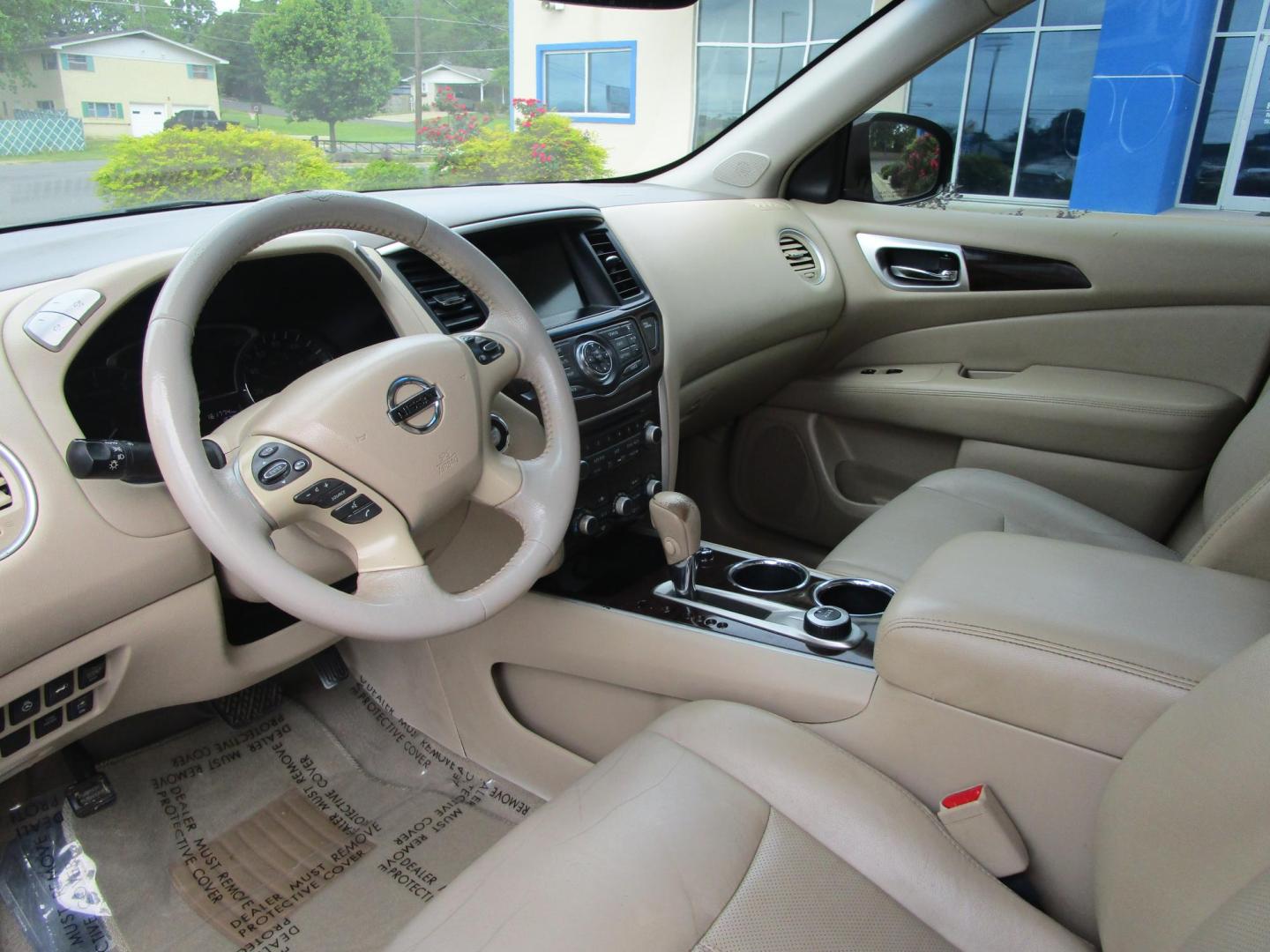 2013 Grey /Tan/Leather Nissan Pathfinder LE 4WD (5N1AR2MNXDC) with an 3.5L V6 DOHC 24V engine, Continuously Variable Transmission transmission, located at 1814 Albert Pike Road, Hot Springs, AR, 71913, (501) 623-1717, 34.494228, -93.094070 - Photo#6