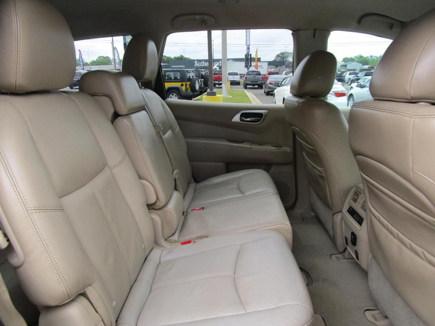 2013 Grey /Tan/Leather Nissan Pathfinder LE 4WD (5N1AR2MNXDC) with an 3.5L V6 DOHC 24V engine, Continuously Variable Transmission transmission, located at 1814 Albert Pike Road, Hot Springs, AR, 71913, (501) 623-1717, 34.494228, -93.094070 - Photo#8