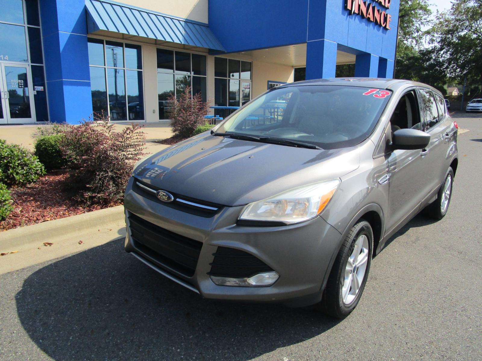 2014 Grey /Gray / Cloth Ford Escape SE FWD (1FMCU0GX6EU) with an 1.6L L4 DOHC 16V engine, 6-Speed Automatic transmission, located at 1814 Albert Pike Road, Hot Springs, AR, 71913, (501) 623-1717, 34.494228, -93.094070 - Photo #6