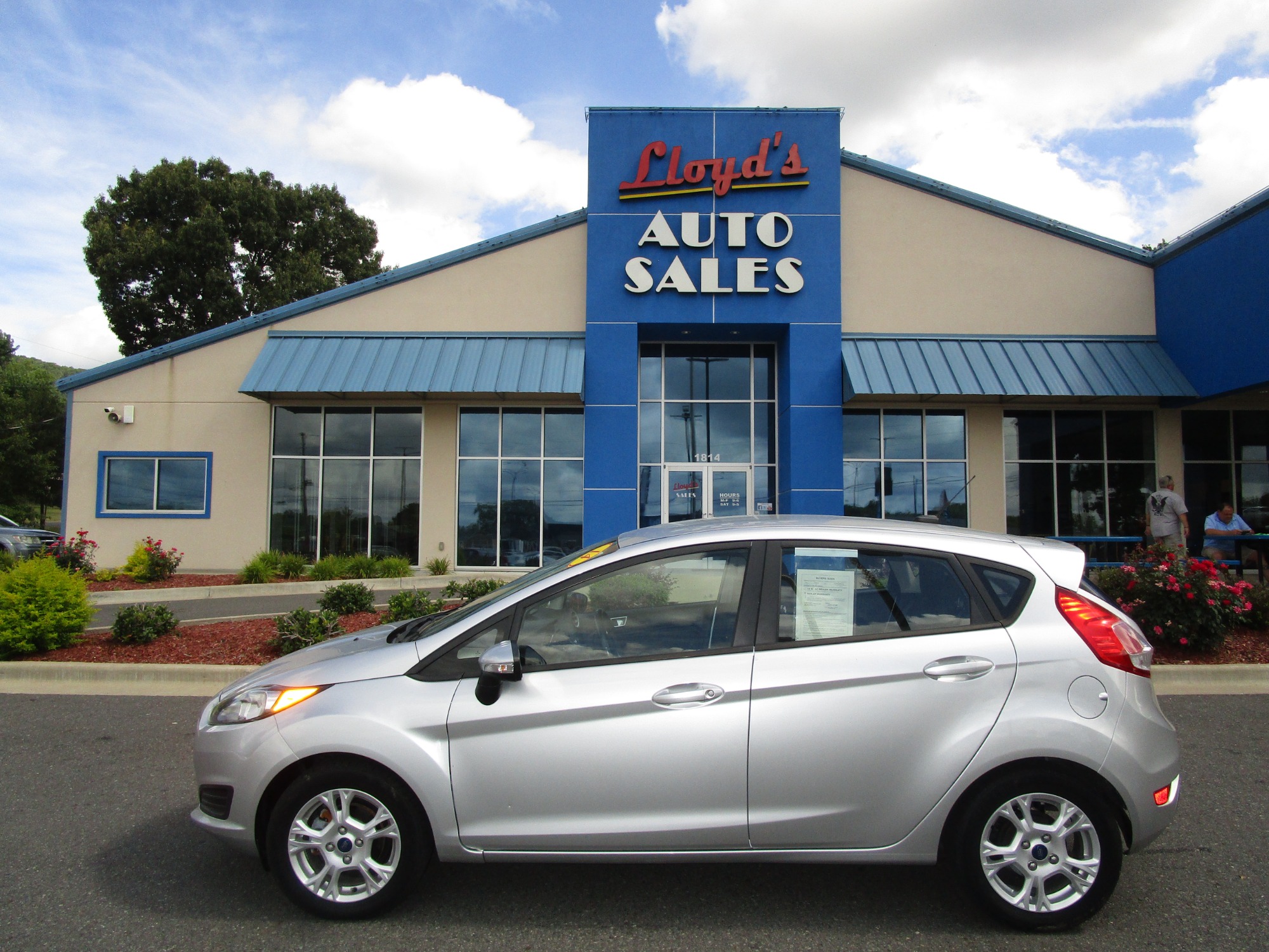 photo of 2014 Ford Fiesta SE Hatchback