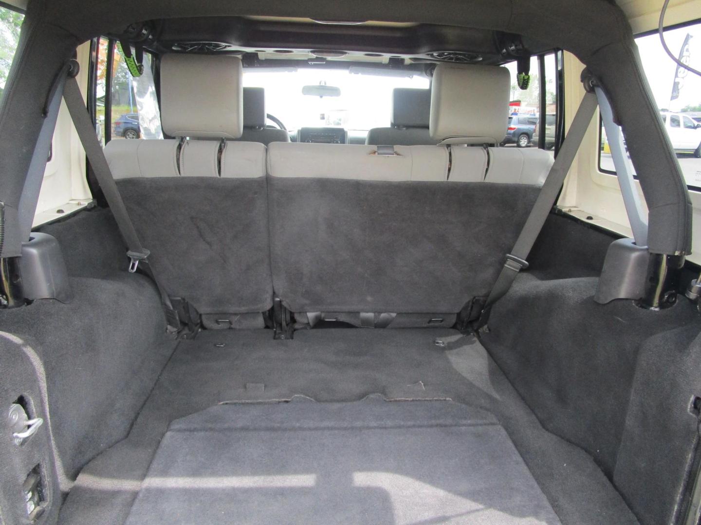 2009 BLACK /Gray/Cloth Jeep Wrangler Unlimited X 4WD (1J4GA39199L) with an 3.8L V6 OHV 12V engine, located at 1814 Albert Pike Road, Hot Springs, AR, 71913, (501) 623-1717, 34.494228, -93.094070 - Photo#10