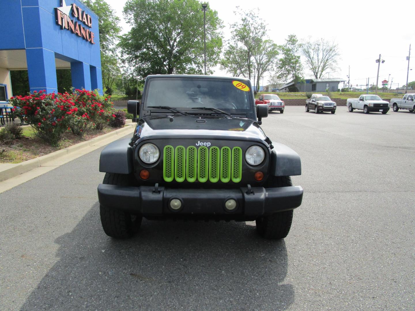 2009 BLACK /Gray/Cloth Jeep Wrangler Unlimited X 4WD (1J4GA39199L) with an 3.8L V6 OHV 12V engine, located at 1814 Albert Pike Road, Hot Springs, AR, 71913, (501) 623-1717, 34.494228, -93.094070 - Photo#2