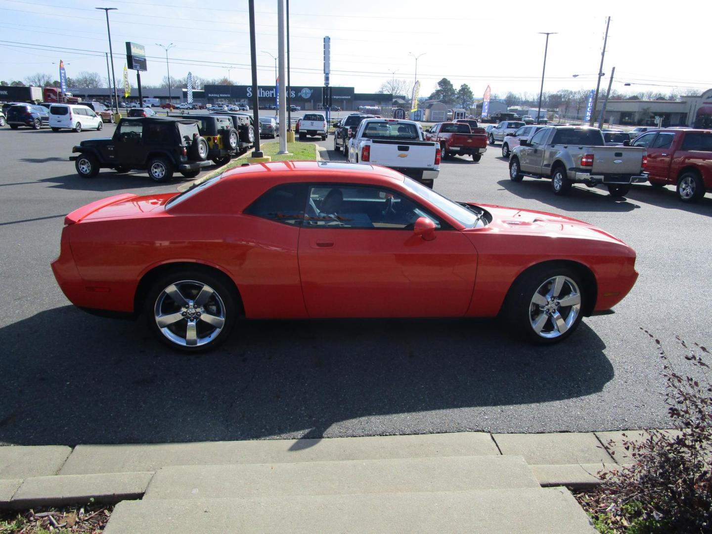 2009 Orange /Black / Leather Dodge Challenger R/T (2B3LJ54T19H) with an 5.7L V8 OHV 16V engine, 4-Speed Automatic transmission, located at 1814 Albert Pike Road, Hot Springs, AR, 71913, (501) 623-1717, 34.494228, -93.094070 - Photo#2