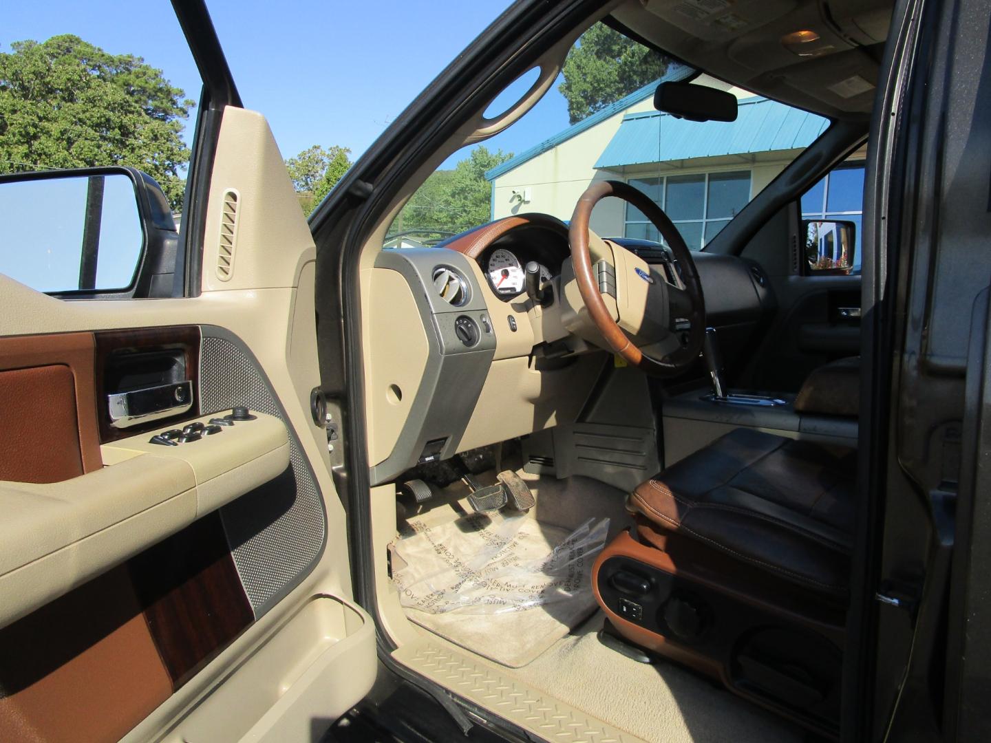 2008 Brown /Tan/Leather Ford F-150 FX4 SuperCrew (1FTPW14VX8K) with an 5.4L V8 SOHC 24V FFV engine, 4-Speed Automatic Overdrive transmission, located at 1814 Albert Pike Road, Hot Springs, AR, 71913, (501) 623-1717, 34.494228, -93.094070 - Photo#8