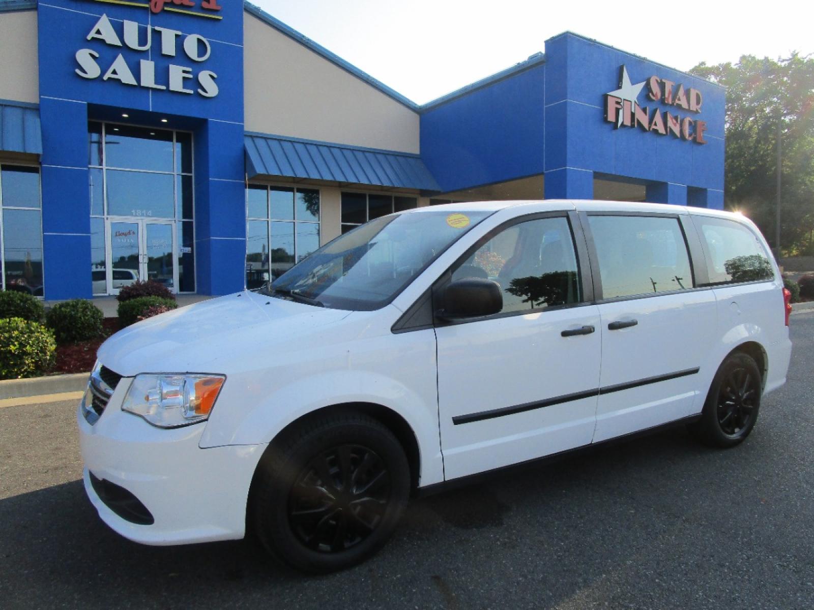 2016 WHITE /Gray / Cloth Dodge Grand Caravan SE (2C4RDGBG2GR) with an 3.6L V6 DOHC 24V engine, 6A transmission, located at 1814 Albert Pike Road, Hot Springs, AR, 71913, (501) 623-1717, 34.494228, -93.094070 - Photo #1