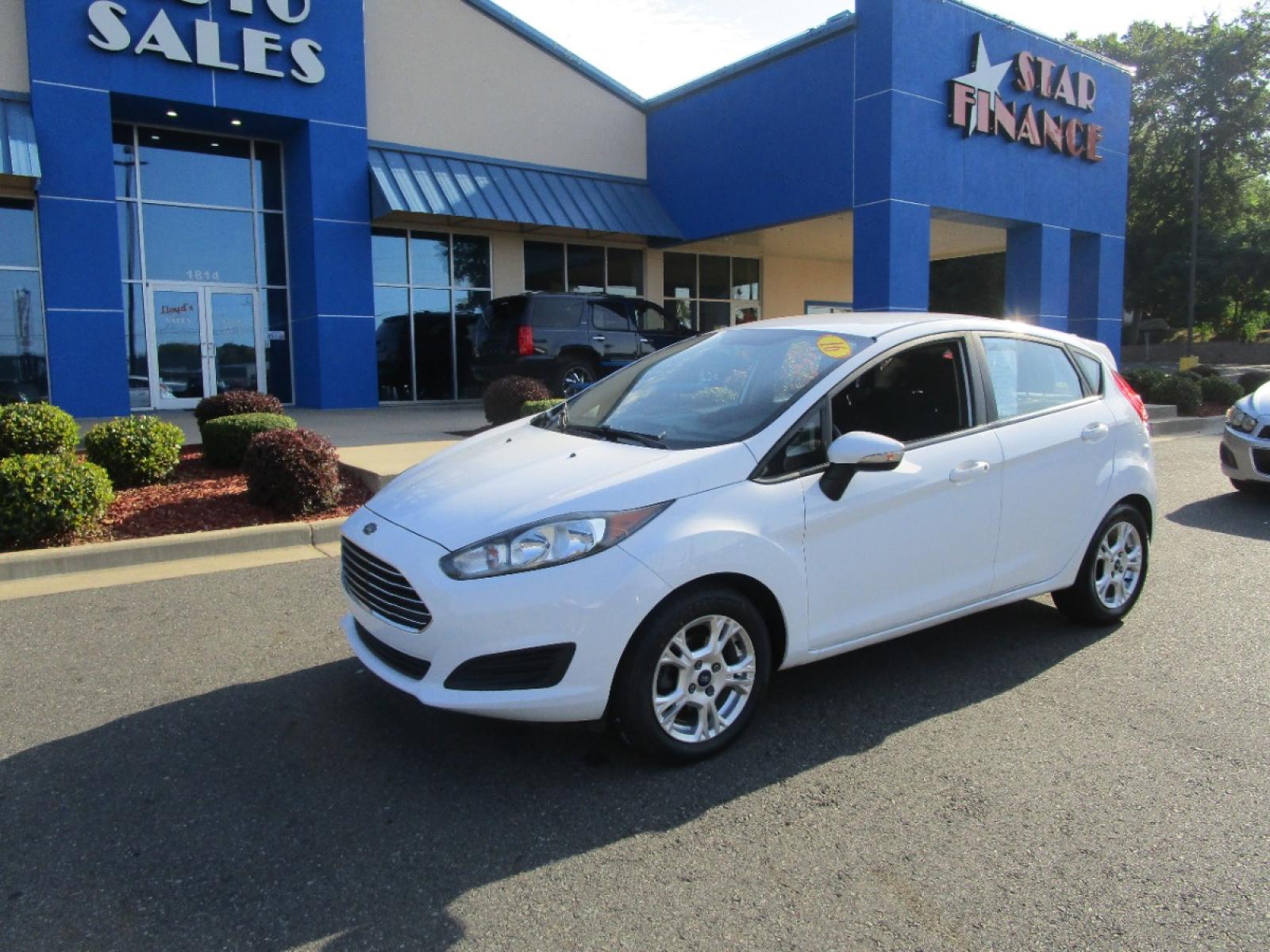 2016 WHITE /Gray / Cloth Ford Fiesta SE Hatchback (3FADP4EJ1GM) with an 1.6L L4 DOHC 16V engine, located at 1814 Albert Pike Road, Hot Springs, AR, 71913, (501) 623-1717, 34.494228, -93.094070 - Photo #1