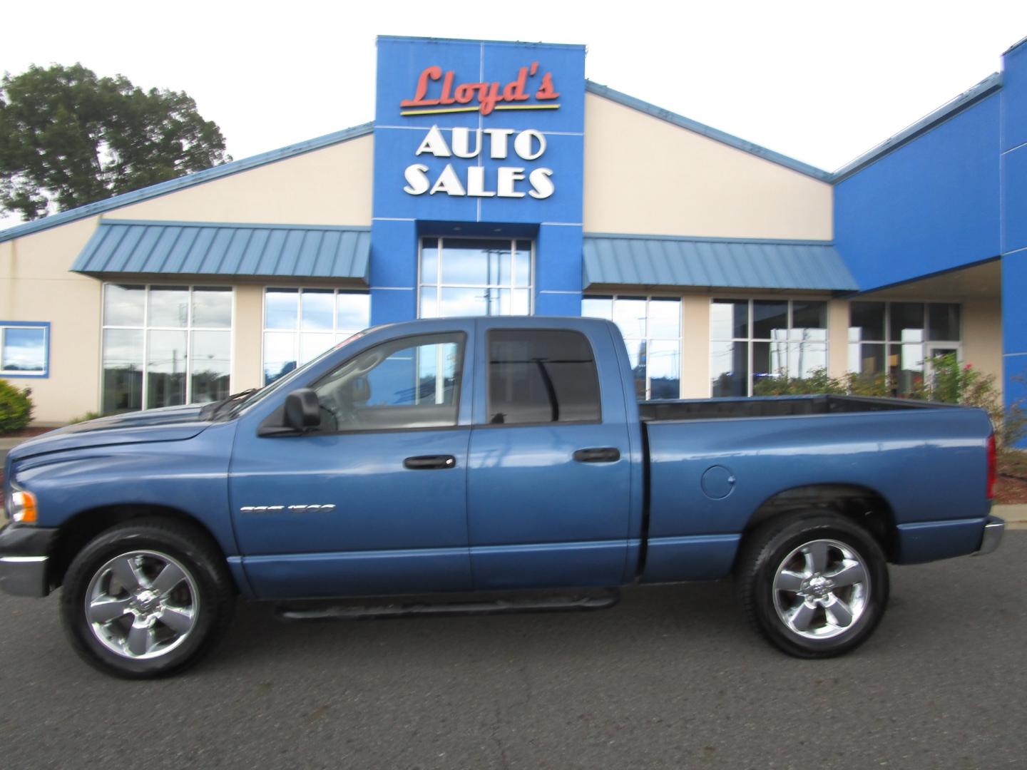 2004 Blue /Gray / Cloth Dodge Ram 1500 Laramie Quad Cab 2WD (1D7HA18N44S) with an 4.7L V8 SOHC 16V engine, 5-Speed Automatic Overdrive transmission, located at 1814 Albert Pike Road, Hot Springs, AR, 71913, (501) 623-1717, 34.494228, -93.094070 - Photo#0