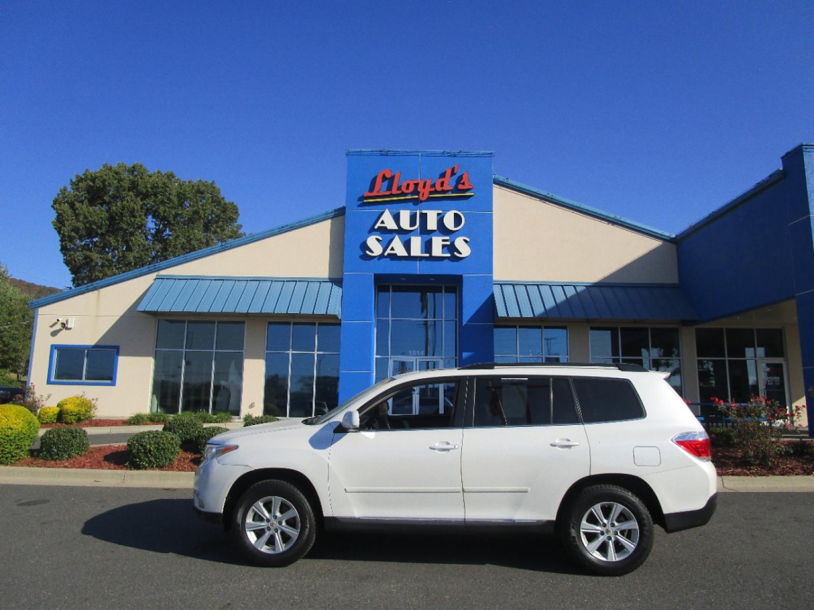 2011 WHITE /Tan / Leather Toyota Highlander Base 2WD V6 (5TDZK3EH3BS) with an 3.5L V6 DOHC 24V engine, 5-Speed Automatic transmission, located at 1814 Albert Pike Road, Hot Springs, AR, 71913, (501) 623-1717, 34.494228, -93.094070 - Photo #0