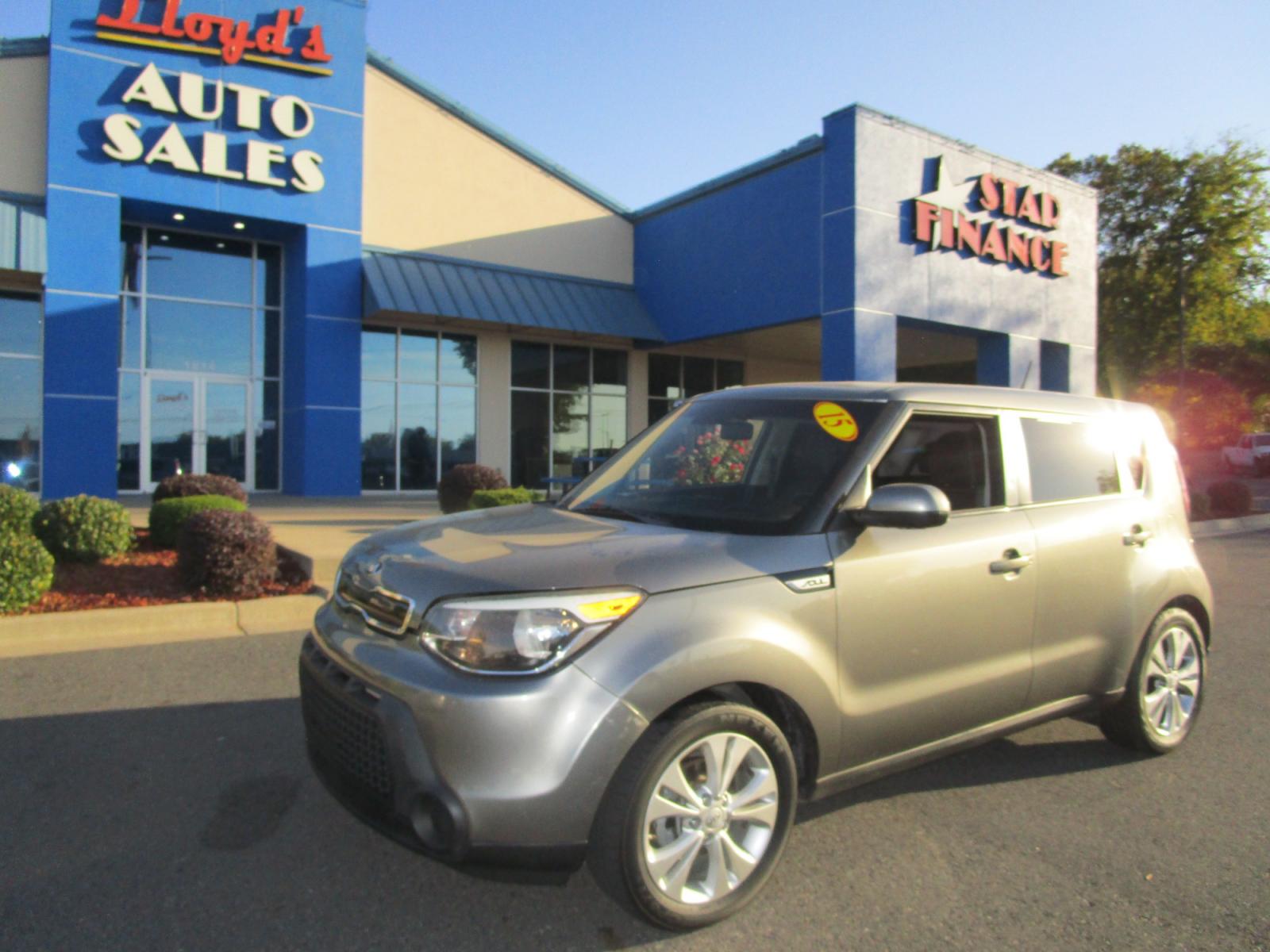 2015 GRAY /Gray / Cloth Kia Soul + (KNDJP3A54F7) with an 2.0L L4 DOHC 16V engine, 6-Speed Automatic transmission, located at 1814 Albert Pike Road, Hot Springs, AR, 71913, (501) 623-1717, 34.494228, -93.094070 - Photo #1