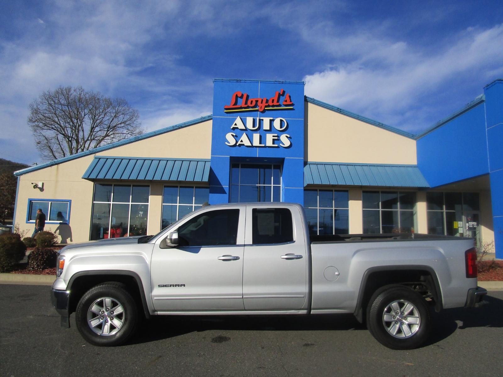 2014 SILVER /Gray / Cloth GMC Sierra 1500 SLE Ext. Cab 2WD (1GTR1UEC8EZ) with an 5.3L V8 OHV 16V engine, 6-Speed Automatic transmission, located at 1814 Albert Pike Road, Hot Springs, AR, 71913, (501) 623-1717, 34.494228, -93.094070 - Photo #0