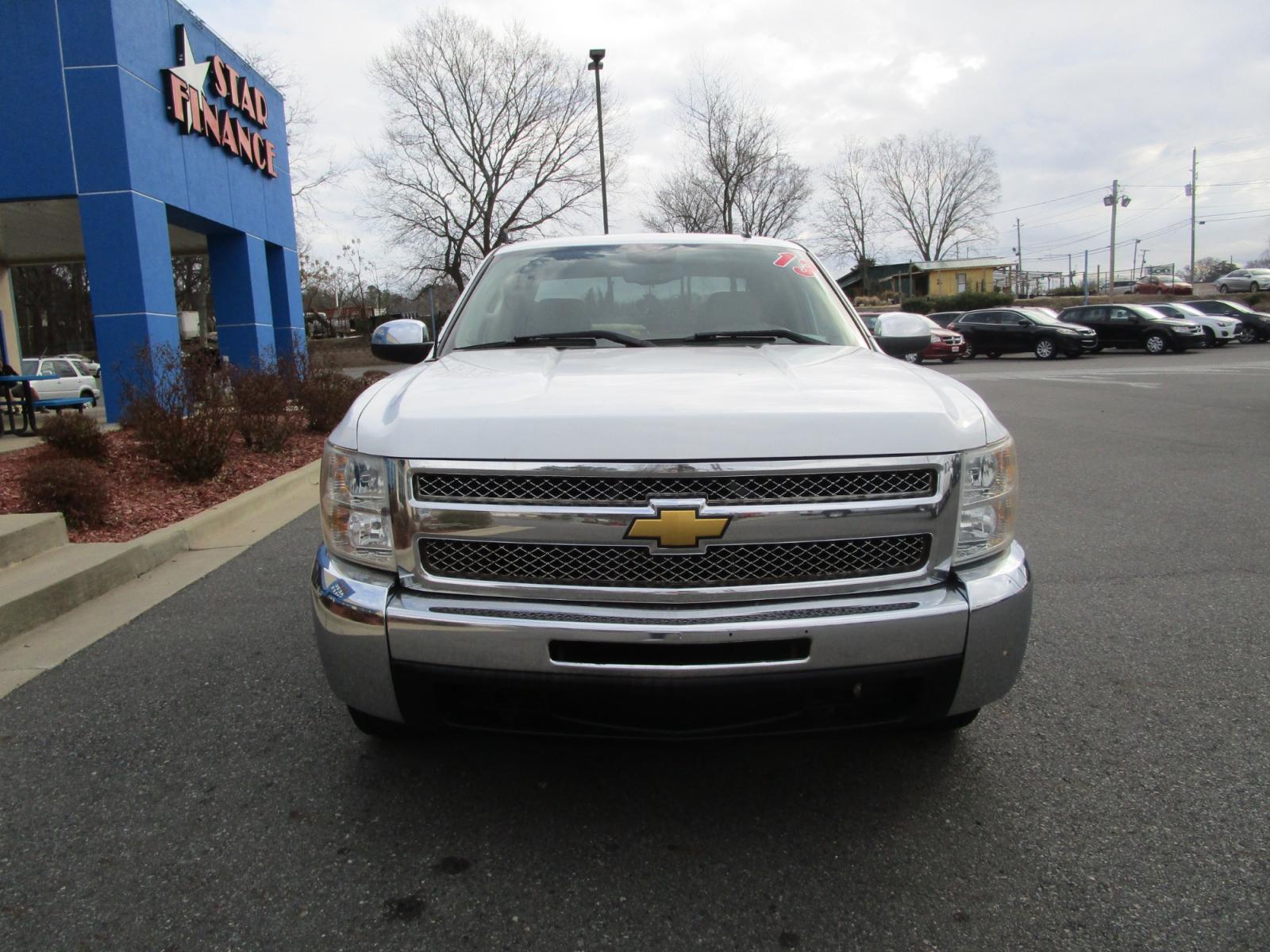 2013 WHITE /Tan / Cloth Chevrolet Silverado 1500 LT Ext. Cab 2WD (1GCRCSE04DZ) with an 5.3L V8 OHV 16V FFV engine, located at 1814 Albert Pike Road, Hot Springs, AR, 71913, (501) 623-1717, 34.494228, -93.094070 - Photo #2