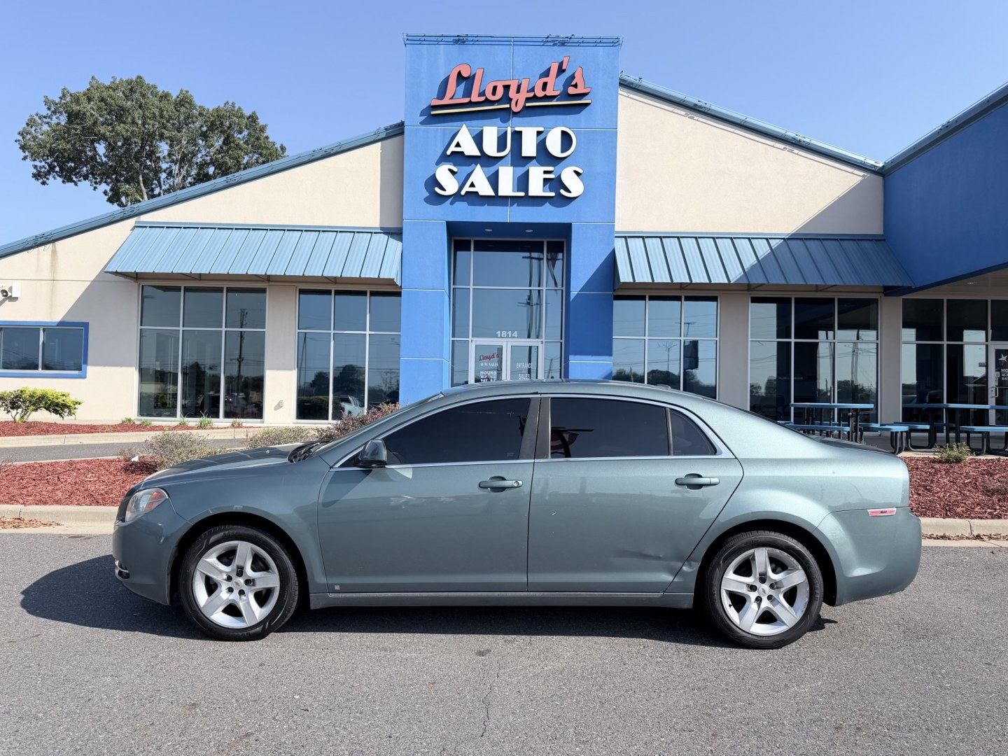 2009 Green /Gray / Cloth Chevrolet Malibu LT1 (1G1ZH57B994) with an 2.4L L4 DOHC 16V engine, located at 1814 Albert Pike Road, Hot Springs, AR, 71913, (501) 623-1717, 34.494228, -93.094070- Photo#0