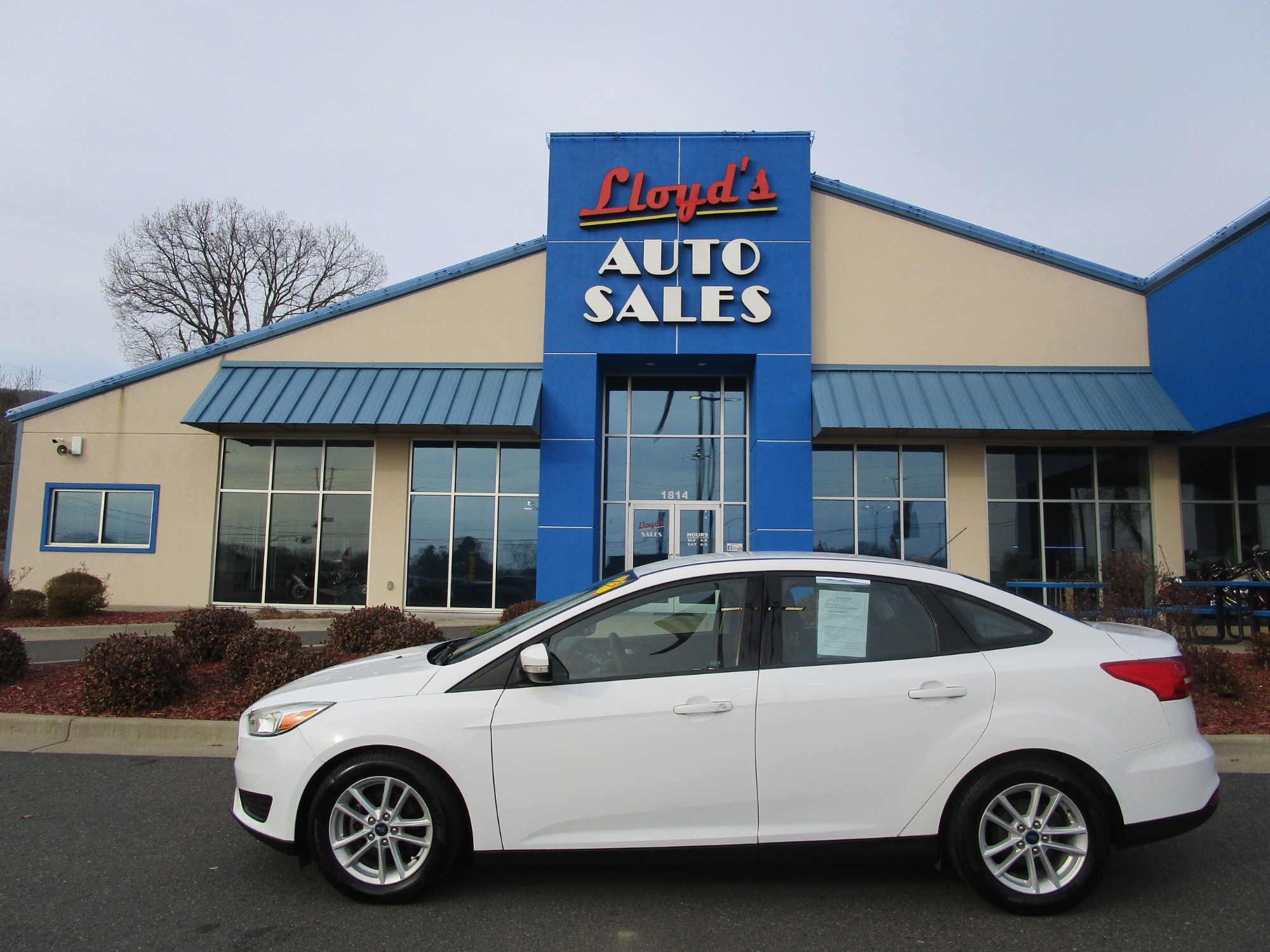 photo of 2017 Ford Focus SE Sedan