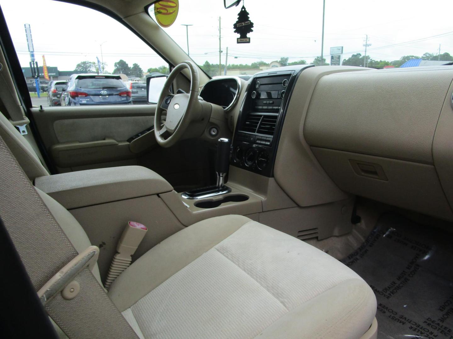 2009 Blue /Tan / Cloth Ford Explorer XLT 4.0L 2WD (1FMEU63E79U) with an 4.0L V6 SOHC 16V engine, 5-Speed Automatic transmission, located at 1814 Albert Pike Road, Hot Springs, AR, 71913, (501) 623-1717, 34.494228, -93.094070 - Photo#8