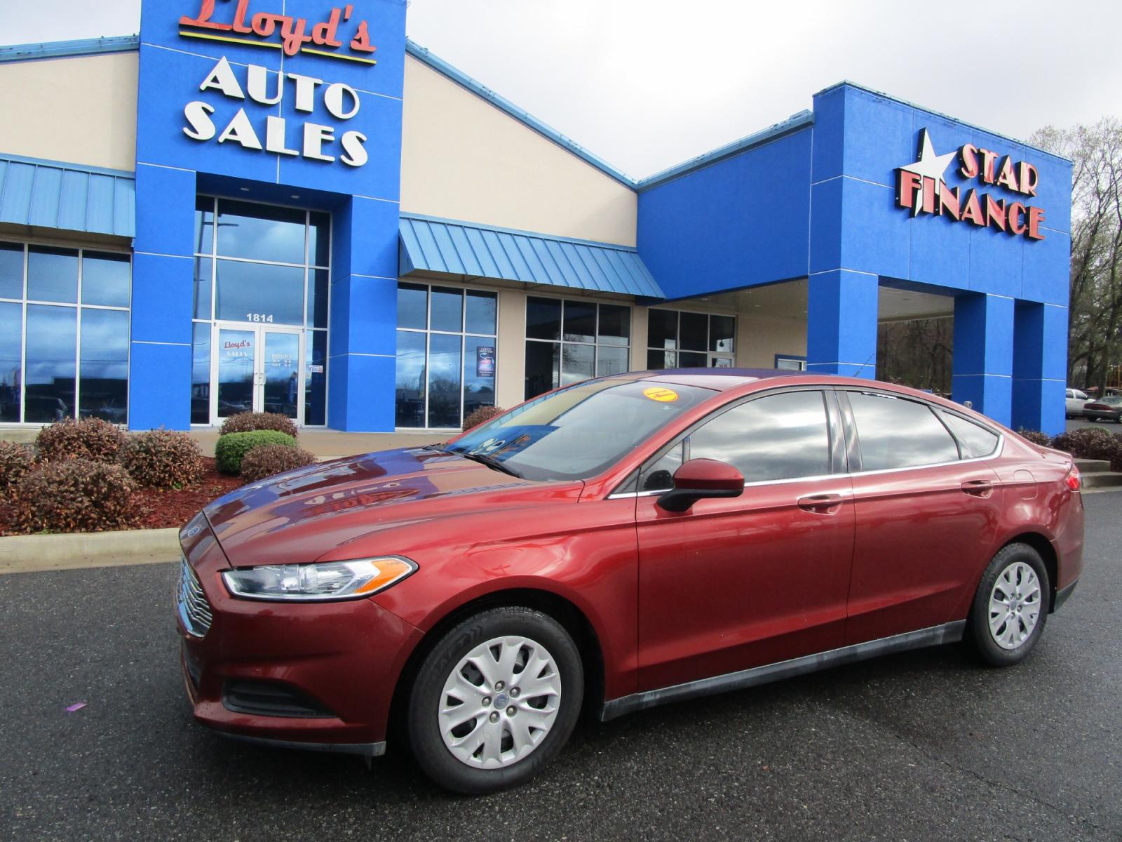 2014 Red /Gray / Cloth Ford Fusion S (3FA6P0G74ER) with an 2.5L L4 DOHC 16V engine, located at 1814 Albert Pike Road, Hot Springs, AR, 71913, (501) 623-1717, 34.494228, -93.094070 - Photo #1