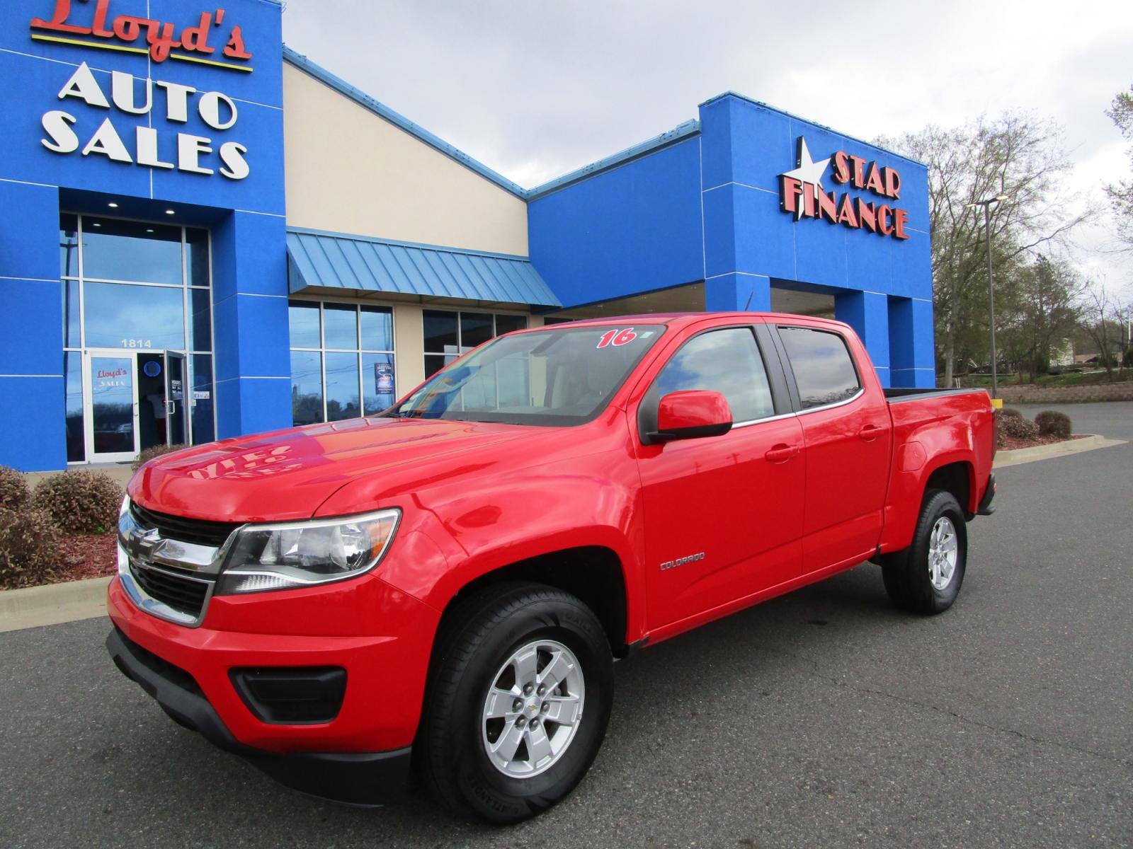2016 RED /Gray / Cloth Chevrolet Colorado Work Truck Crew Cab 2WD Long Box (1GCGSBE38G1) with an 3.6L V6 DOHC 24V GAS engine, 6A transmission, located at 1814 Albert Pike Road, Hot Springs, AR, 71913, (501) 623-1717, 34.494228, -93.094070 - Photo #1