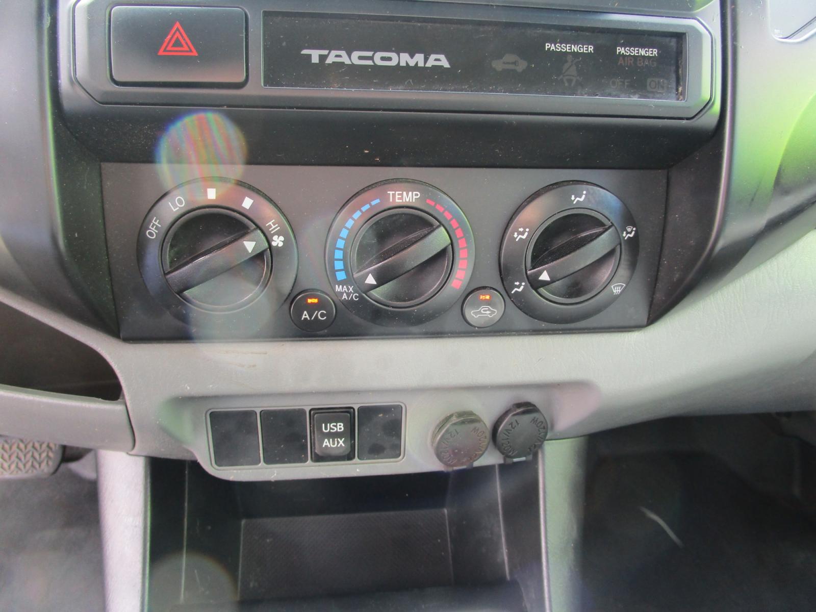 2015 WHITE /Gray / Cloth Toyota Tacoma Access Cab I4 4AT 2WD (5TFTX4CN3FX) with an 2.7L L4 DOHC 16V engine, 4-Speed Automatic transmission, located at 1814 Albert Pike Road, Hot Springs, AR, 71913, (501) 623-1717, 34.494228, -93.094070 - Photo #10
