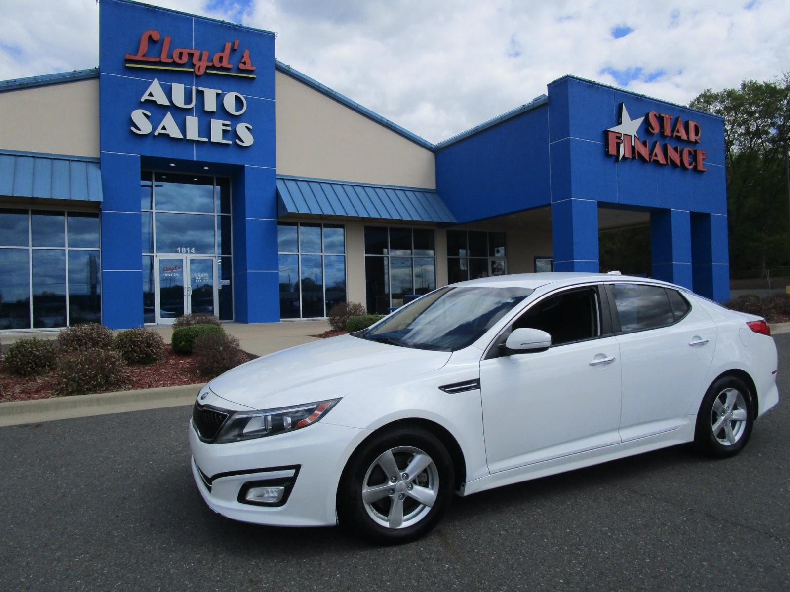 2015 WHITE /Gray / Cloth Kia Optima LX (KNAGM4A77F5) with an 2.4L L4 DOHC 16V engine, 6-Speed Automatic transmission, located at 1814 Albert Pike Road, Hot Springs, AR, 71913, (501) 623-1717, 34.494228, -93.094070 - Photo #1