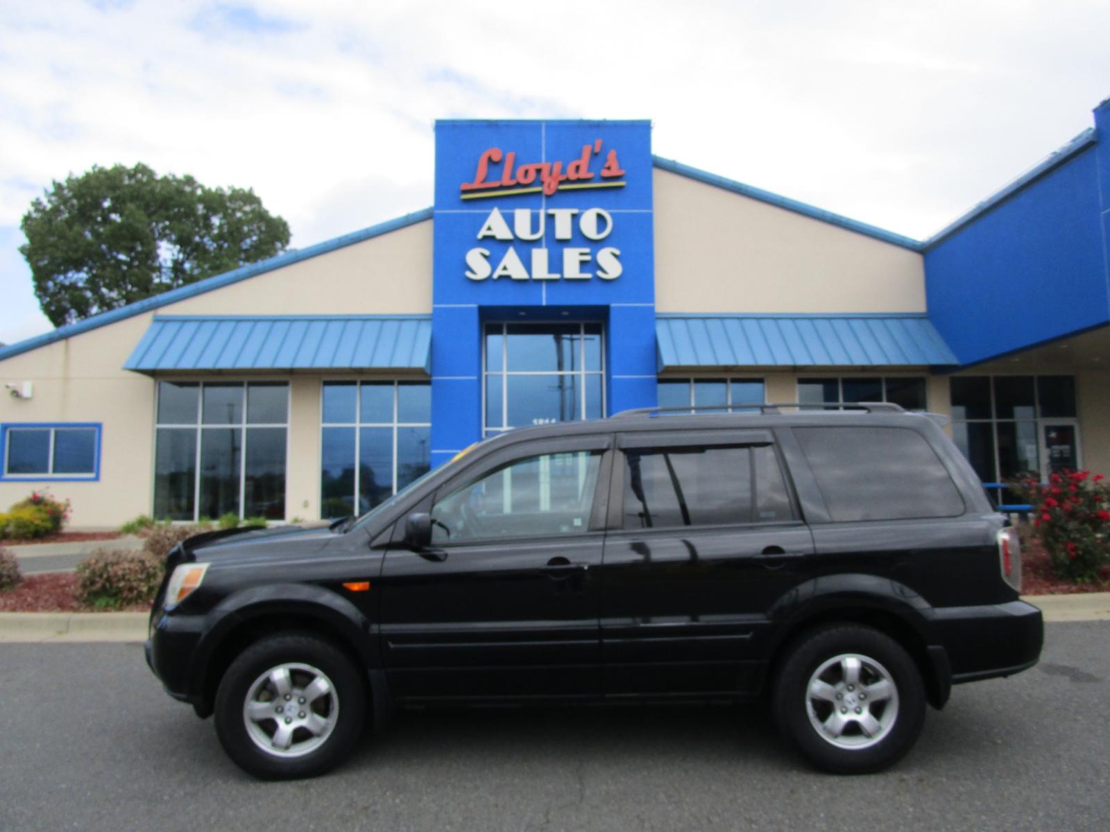 2008 BLACK /Tan /Cloth Honda Pilot EX 2WD (5FNYF28498B) with an 3.5L V6 SOHC 24V engine, 5-Speed Automatic Overdrive transmission, located at 1814 Albert Pike Road, Hot Springs, AR, 71913, (501) 623-1717, 34.494228, -93.094070 - Photo #0