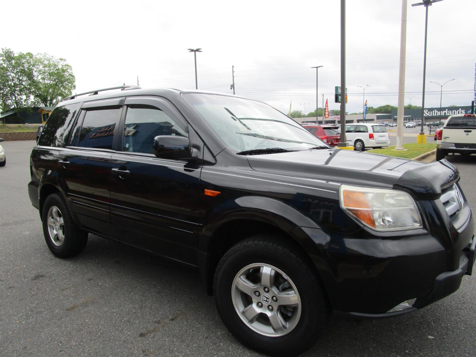 2008 BLACK /Tan /Cloth Honda Pilot EX 2WD (5FNYF28498B) with an 3.5L V6 SOHC 24V engine, 5-Speed Automatic Overdrive transmission, located at 1814 Albert Pike Road, Hot Springs, AR, 71913, (501) 623-1717, 34.494228, -93.094070 - Photo #3