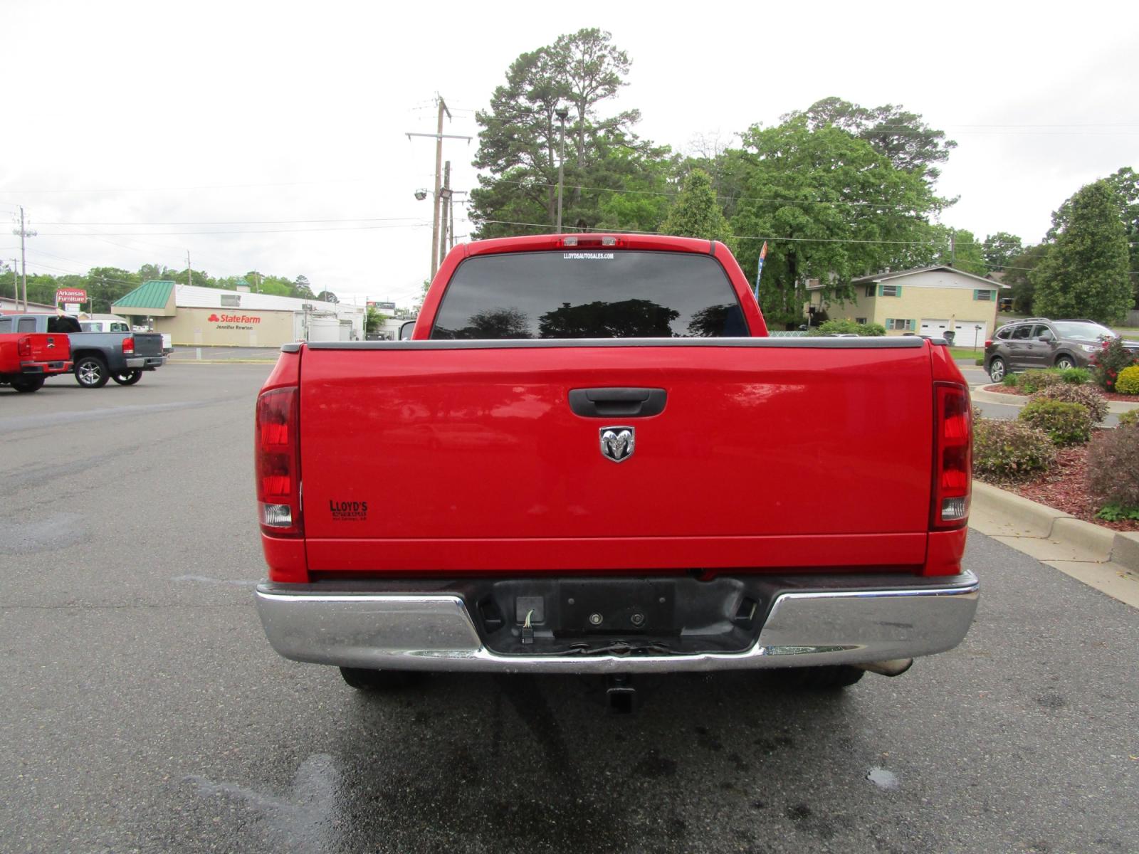 2005 RED /Gray / Cloth Dodge Ram 1500 ST Long Bed 2WD (1D7HA16K15J) with an 3.7L V6 SOHC 12V engine, located at 1814 Albert Pike Road, Hot Springs, AR, 71913, (501) 623-1717, 34.494228, -93.094070 - Photo #4