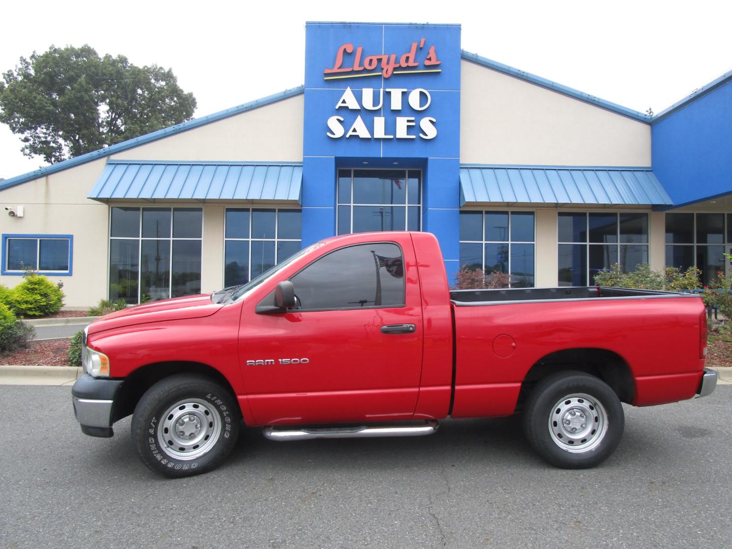 2005 RED /Gray / Cloth Dodge Ram 1500 ST Long Bed 2WD (1D7HA16K15J) with an 3.7L V6 SOHC 12V engine, located at 1814 Albert Pike Road, Hot Springs, AR, 71913, (501) 623-1717, 34.494228, -93.094070 - Photo#0