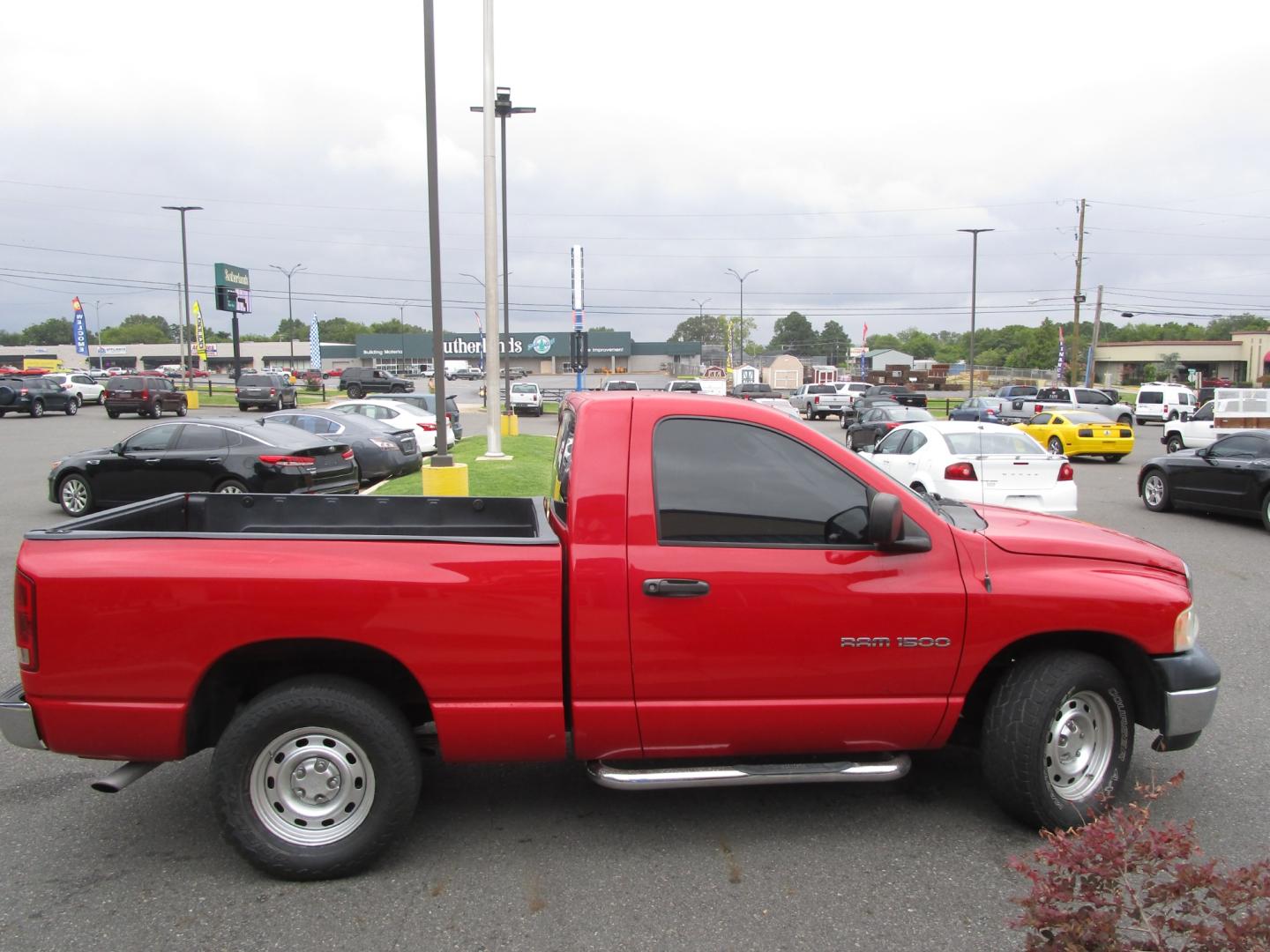 2005 RED /Gray / Cloth Dodge Ram 1500 ST Long Bed 2WD (1D7HA16K15J) with an 3.7L V6 SOHC 12V engine, located at 1814 Albert Pike Road, Hot Springs, AR, 71913, (501) 623-1717, 34.494228, -93.094070 - Photo#2
