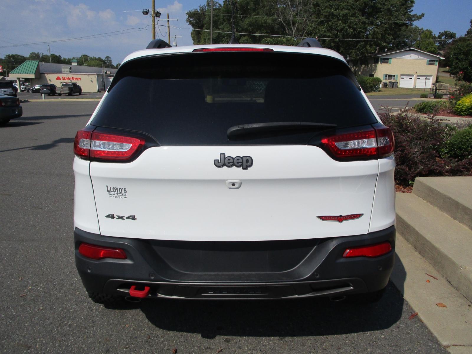 2018 Jeep Cherokee Trailhawk 4WD (1C4PJMBX3JD) with an 3.2L V6 DOHC 24V engine, 9A transmission, located at 1814 Albert Pike Road, Hot Springs, AR, 71913, (501) 623-1717, 34.494228, -93.094070 - Photo #6