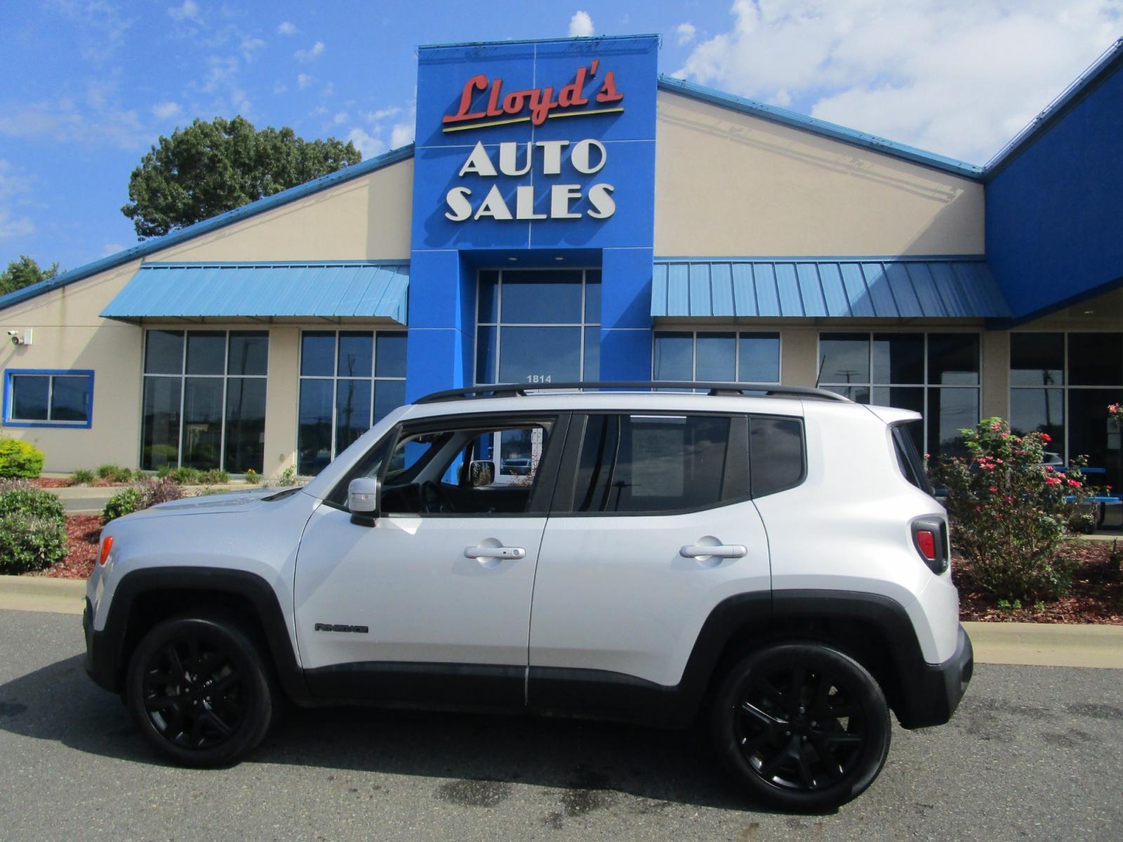 2018 SILVER /Black / Leather Jeep Renegade Latitude 4WD (ZACCJBBB3JP) with an 2.4L L4 DOHC 16V engine, 6M transmission, located at 1814 Albert Pike Road, Hot Springs, AR, 71913, (501) 623-1717, 34.494228, -93.094070 - Photo #1