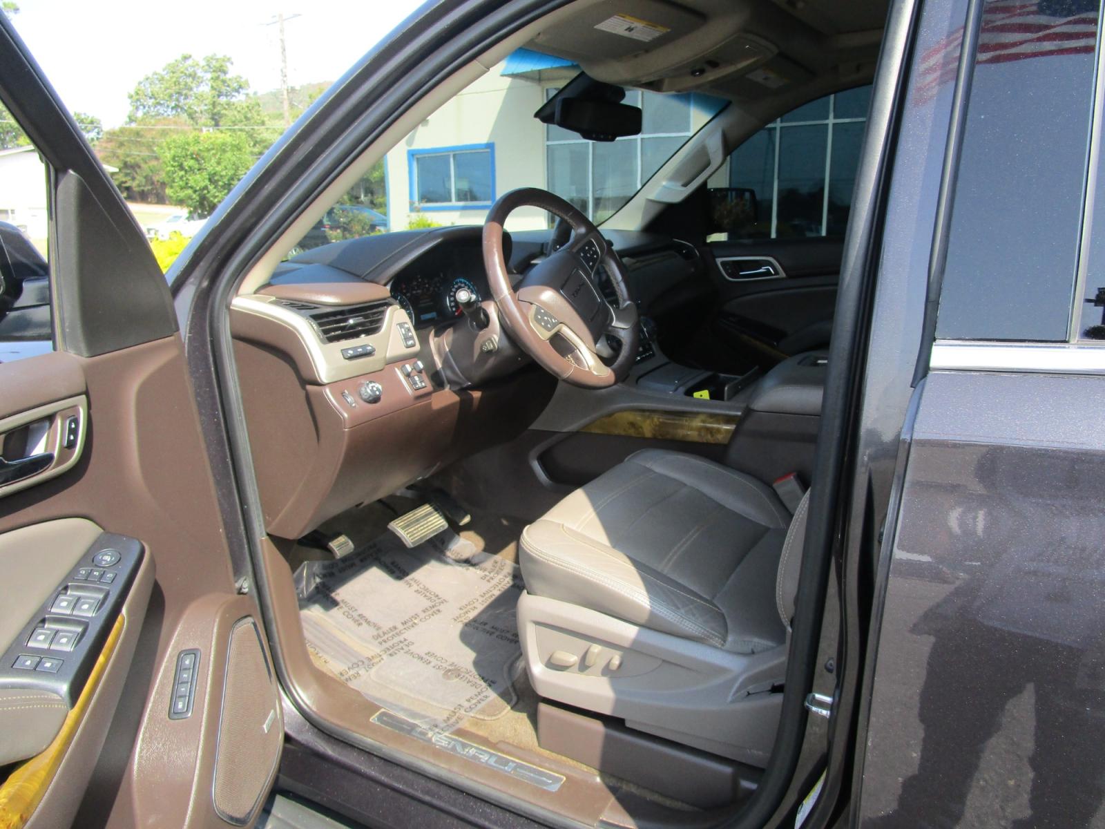 2017 BLACK /Gray / Leather GMC Yukon XL Denali 2WD (1GKS1HKJ8HR) with an 6.2L V8 OHV 16V engine, 6A transmission, located at 1814 Albert Pike Road, Hot Springs, AR, 71913, (501) 623-1717, 34.494228, -93.094070 - Photo #2