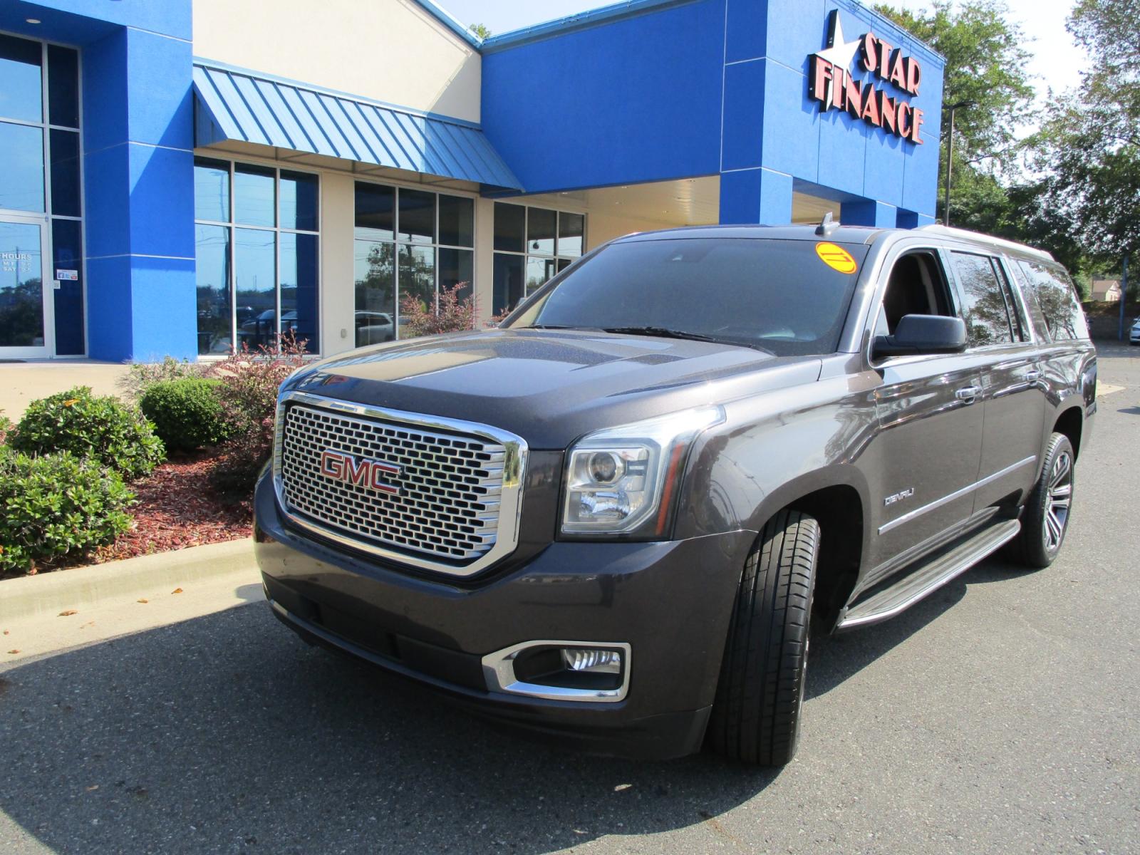 2017 BLACK /Gray / Leather GMC Yukon XL Denali 2WD (1GKS1HKJ8HR) with an 6.2L V8 OHV 16V engine, 6A transmission, located at 1814 Albert Pike Road, Hot Springs, AR, 71913, (501) 623-1717, 34.494228, -93.094070 - Photo #6