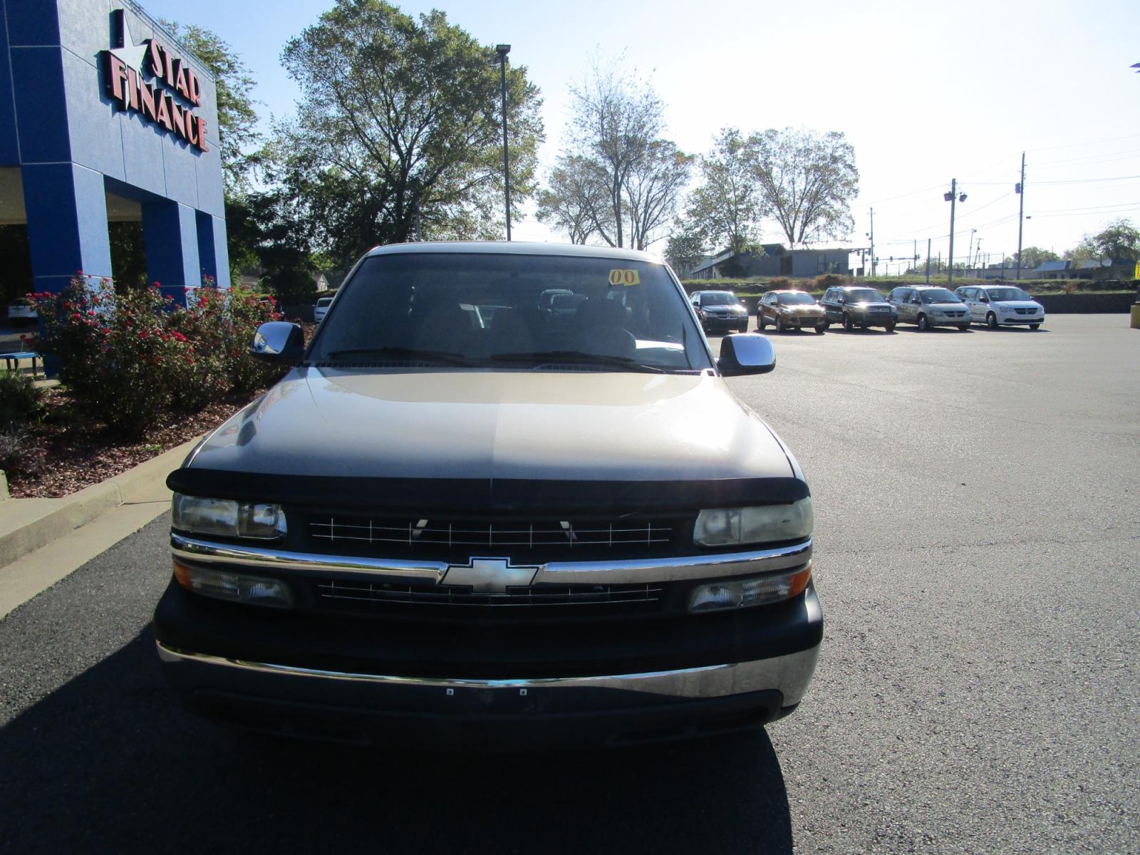 2002 Chevrolet Silverado 1500 Ext. Cab Long Bed 2WD (2GCEC19W821) with an 4.3L V6 OHV 12V engine, 4-Speed Automatic Overdrive transmission, located at 1814 Albert Pike Road, Hot Springs, AR, 71913, (501) 623-1717, 34.494228, -93.094070 - Photo #1