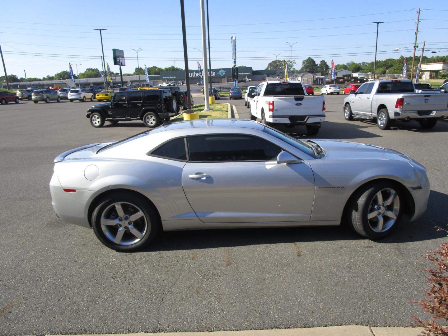2012 SILVER /Black/Cloth Chevrolet Camaro Coupe 1LT (2G1FB1E34C9) with an 3.6L V6 DOHC 24V FFV engine, 6-Speed Automatic transmission, located at 1814 Albert Pike Road, Hot Springs, AR, 71913, (501) 623-1717, 34.494228, -93.094070 - Photo#3