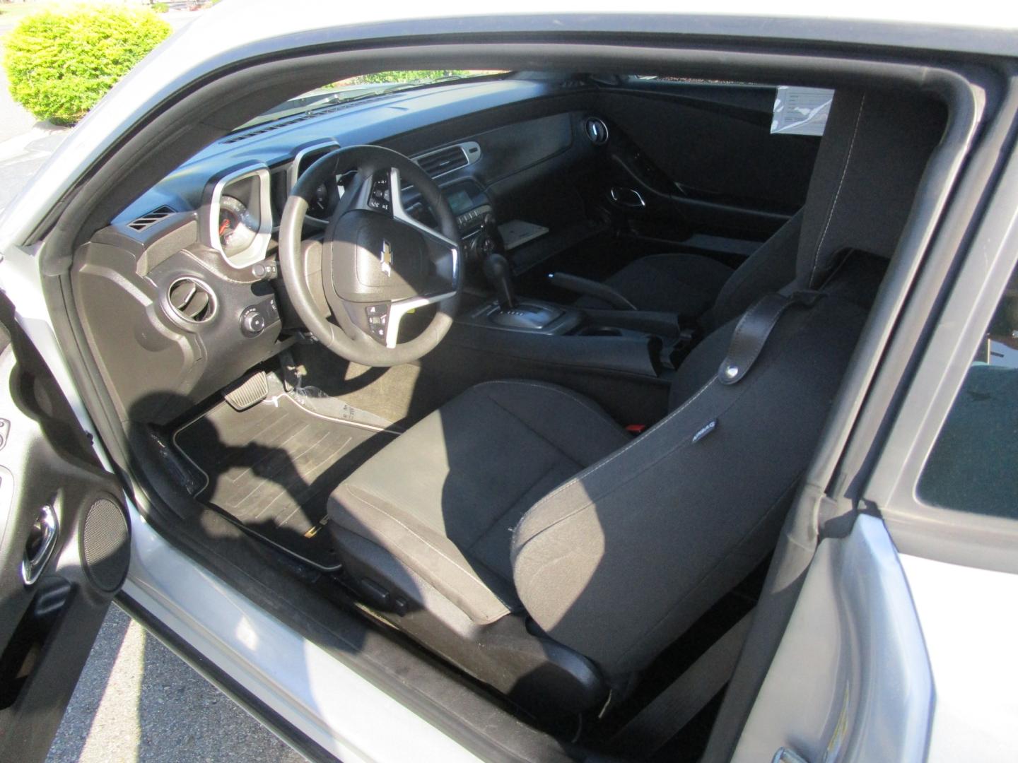 2012 SILVER /Black/Cloth Chevrolet Camaro Coupe 1LT (2G1FB1E34C9) with an 3.6L V6 DOHC 24V FFV engine, 6-Speed Automatic transmission, located at 1814 Albert Pike Road, Hot Springs, AR, 71913, (501) 623-1717, 34.494228, -93.094070 - Photo#5