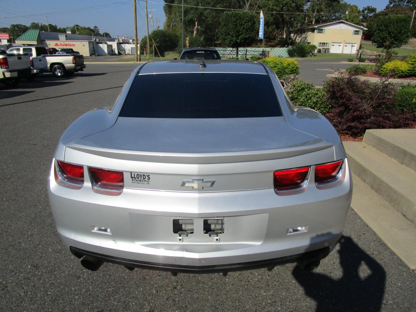 2012 SILVER /Black/Cloth Chevrolet Camaro Coupe 1LT (2G1FB1E34C9) with an 3.6L V6 DOHC 24V FFV engine, 6-Speed Automatic transmission, located at 1814 Albert Pike Road, Hot Springs, AR, 71913, (501) 623-1717, 34.494228, -93.094070 - Photo#4