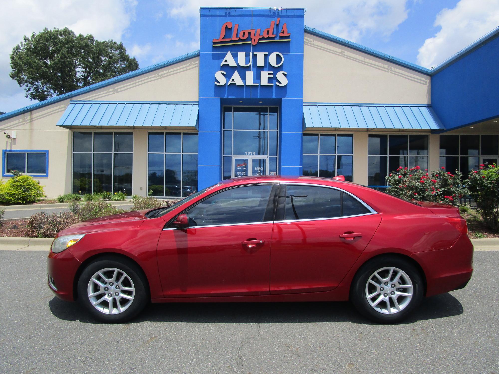 photo of 2013 Chevrolet Malibu RED