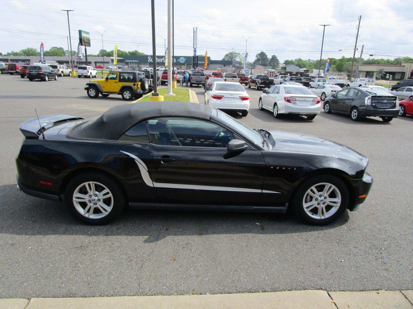 2010 BLACK /Black/Cloth Ford Mustang SPORT (1ZVBP8EN3A5) with an 4.0L V6 OHC 12V engine, 5 SPEED AUTOMATIC transmission, located at 1814 Albert Pike Road, Hot Springs, AR, 71913, (501) 623-1717, 34.494228, -93.094070 - Photo#5