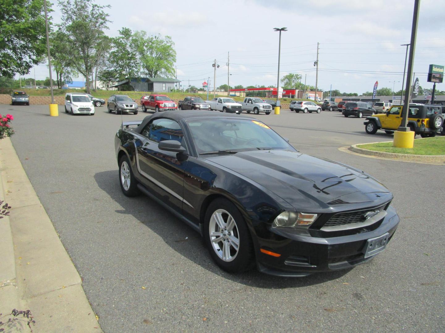2010 BLACK /Black/Cloth Ford Mustang SPORT (1ZVBP8EN3A5) with an 4.0L V6 OHC 12V engine, 5 SPEED AUTOMATIC transmission, located at 1814 Albert Pike Road, Hot Springs, AR, 71913, (501) 623-1717, 34.494228, -93.094070 - Photo#2