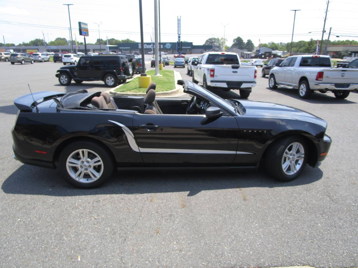 2010 BLACK /Black/Cloth Ford Mustang SPORT (1ZVBP8EN3A5) with an 4.0L V6 OHC 12V engine, 5 SPEED AUTOMATIC transmission, located at 1814 Albert Pike Road, Hot Springs, AR, 71913, (501) 623-1717, 34.494228, -93.094070 - Photo#4
