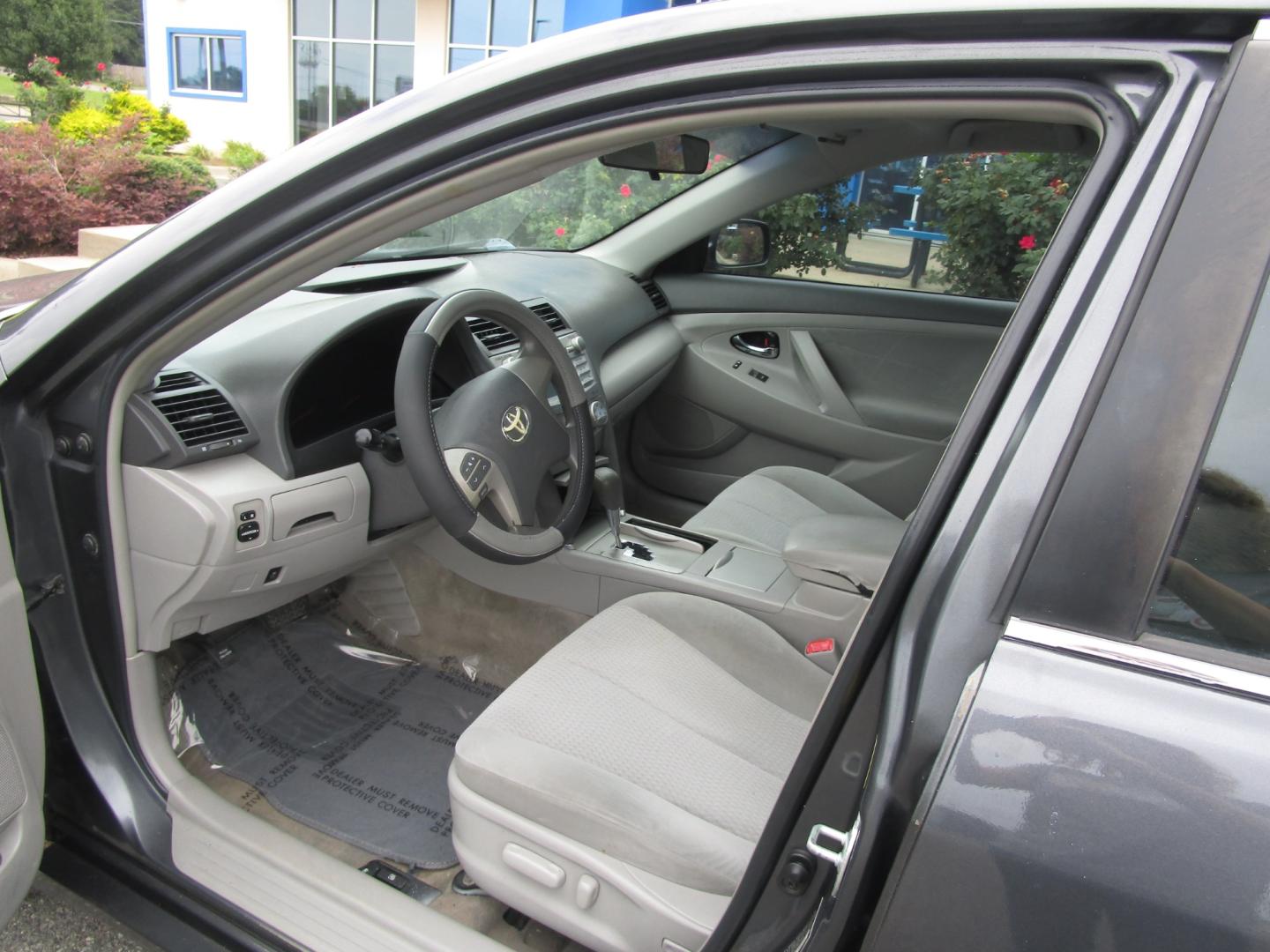 2011 Grey Toyota Camry SE 6-Spd MT (4T1BF3EK5BU) with an 2.5L L4 DOHC 16V engine, 6-Speed Manual transmission, located at 1814 Albert Pike Road, Hot Springs, AR, 71913, (501) 623-1717, 34.494228, -93.094070 - Photo#6