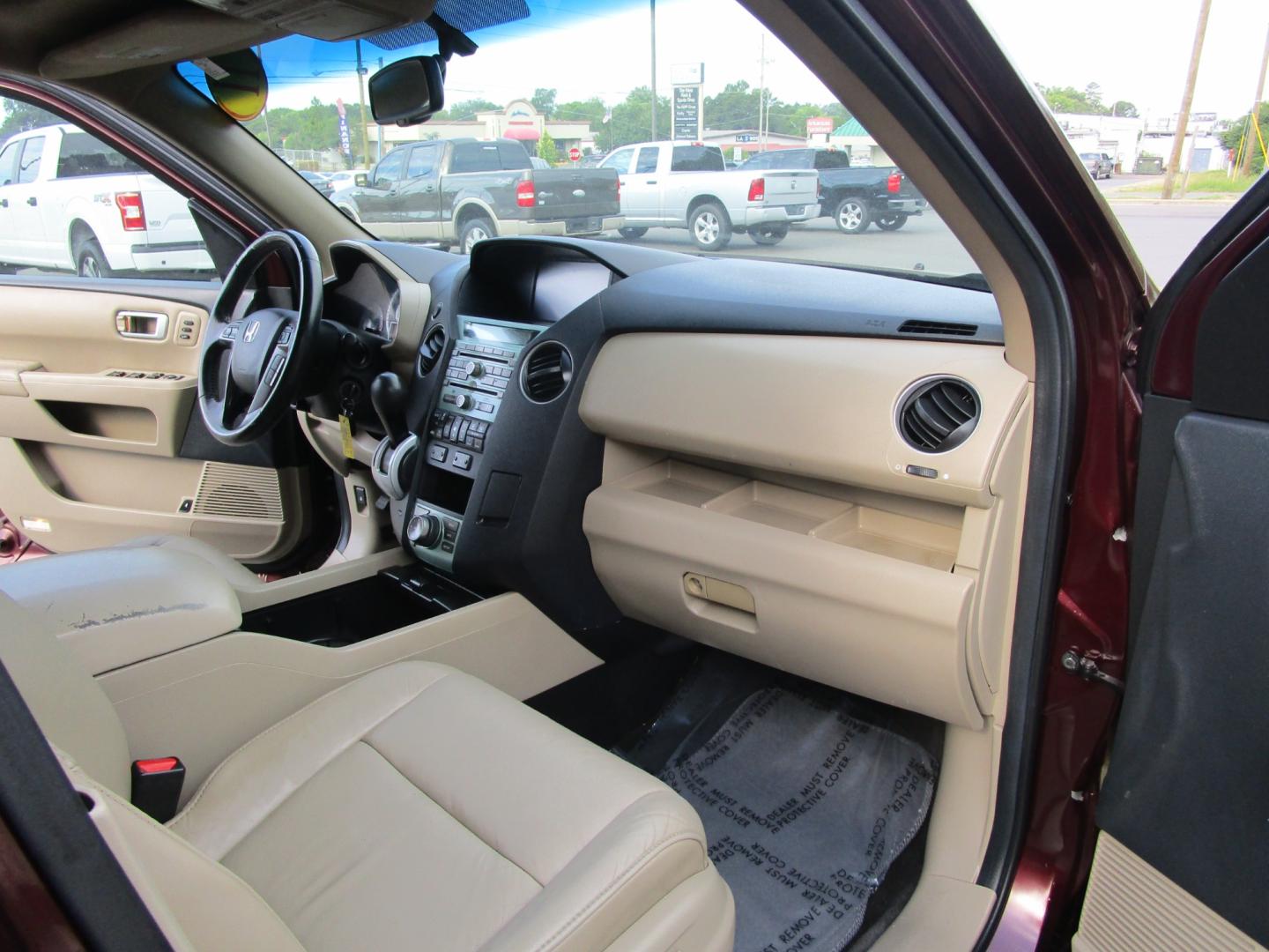 2011 MAROON Honda Pilot Touring 2WD 5-Spd AT with DVD (5FNYF3H96BB) with an 3.5L V6 SOHC 24V engine, 5-Speed Automatic transmission, located at 1814 Albert Pike Road, Hot Springs, AR, 71913, (501) 623-1717, 34.494228, -93.094070 - 2011 Honda Pilot Touring 4 Door SUV 3.5L V6 F SOHC 24V Gasoline Front Wheel Drive. 3rd Row Seating. - Photo#8