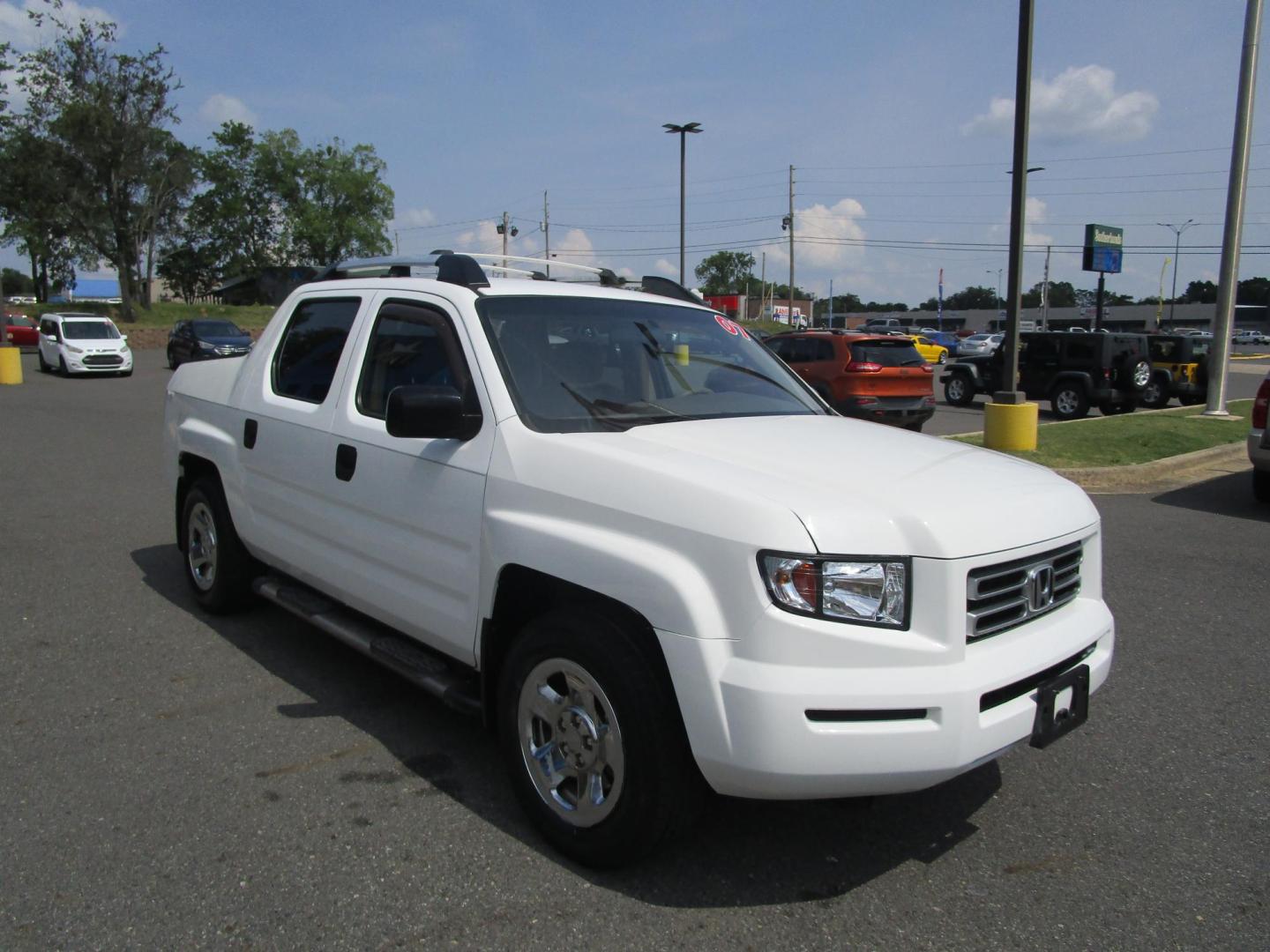 2007 WHITE Honda Ridgeline RT (2HJYK16207H) with an 3.5L V6 SOHC 24V engine, 5-Speed Automatic Overdrive transmission, located at 1814 Albert Pike Road, Hot Springs, AR, 71913, (501) 623-1717, 34.494228, -93.094070 - Photo#3