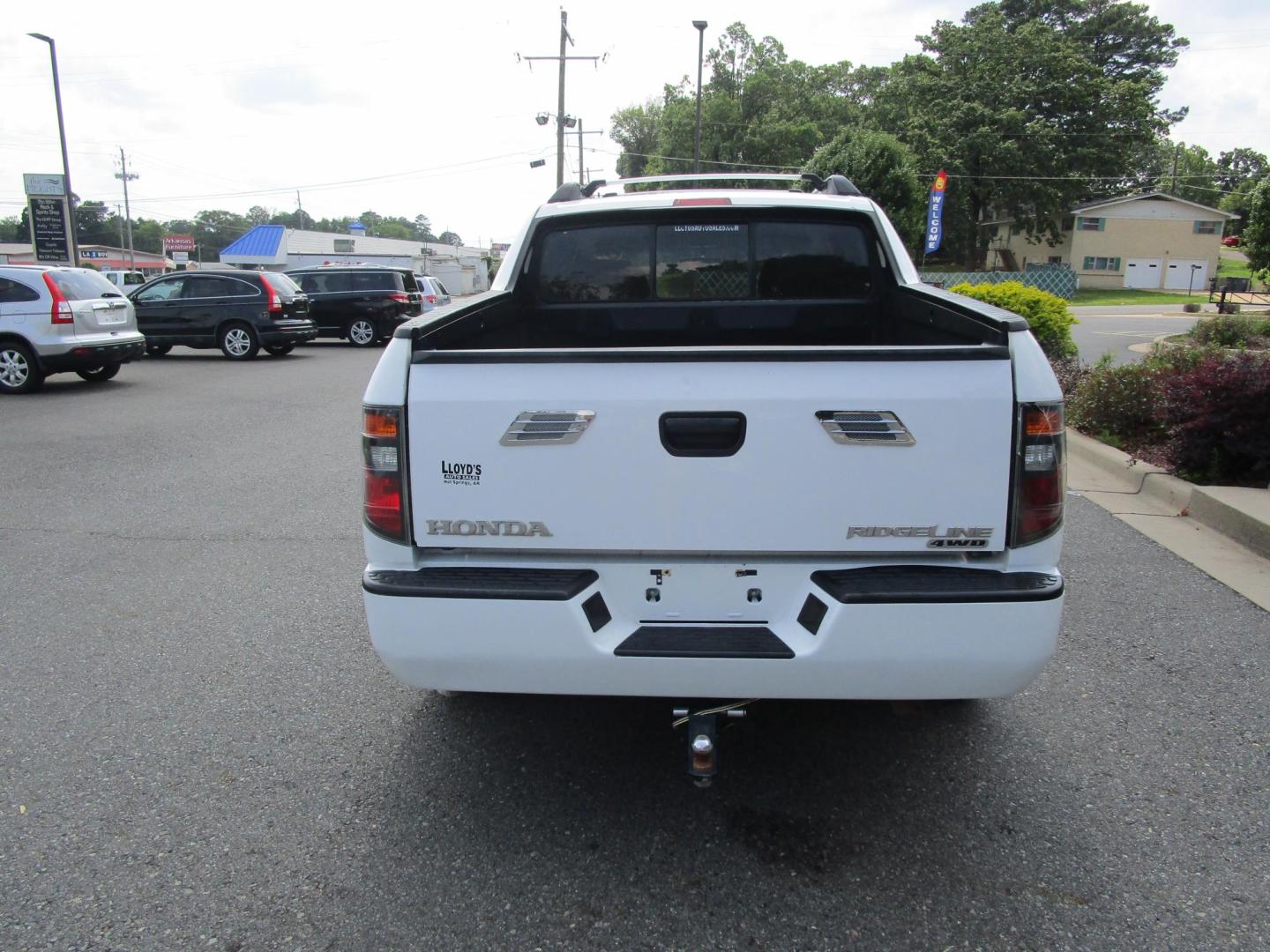 2007 WHITE Honda Ridgeline RT (2HJYK16207H) with an 3.5L V6 SOHC 24V engine, 5-Speed Automatic Overdrive transmission, located at 1814 Albert Pike Road, Hot Springs, AR, 71913, (501) 623-1717, 34.494228, -93.094070 - Photo#5