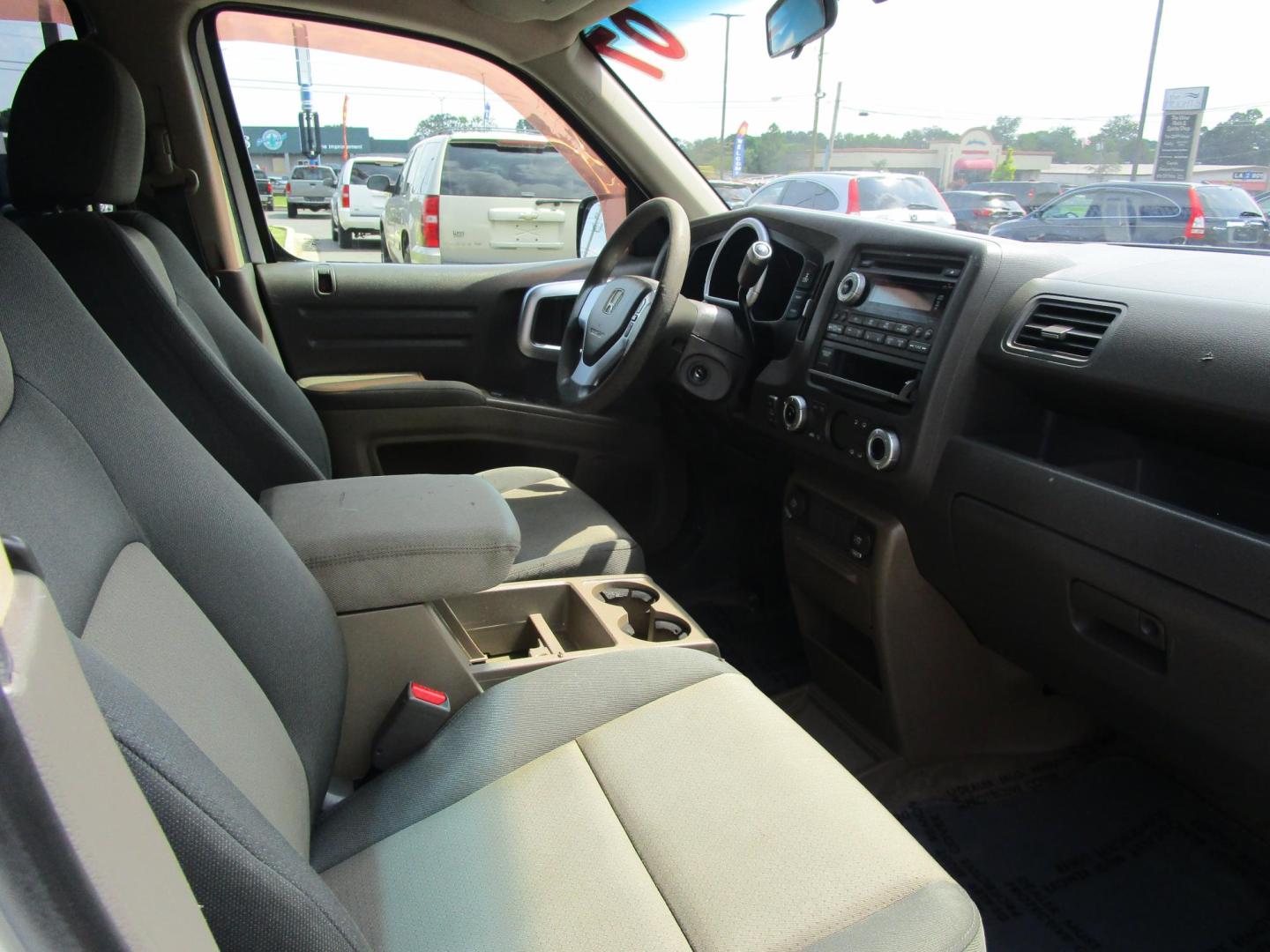 2007 WHITE Honda Ridgeline RT (2HJYK16207H) with an 3.5L V6 SOHC 24V engine, 5-Speed Automatic Overdrive transmission, located at 1814 Albert Pike Road, Hot Springs, AR, 71913, (501) 623-1717, 34.494228, -93.094070 - Photo#8