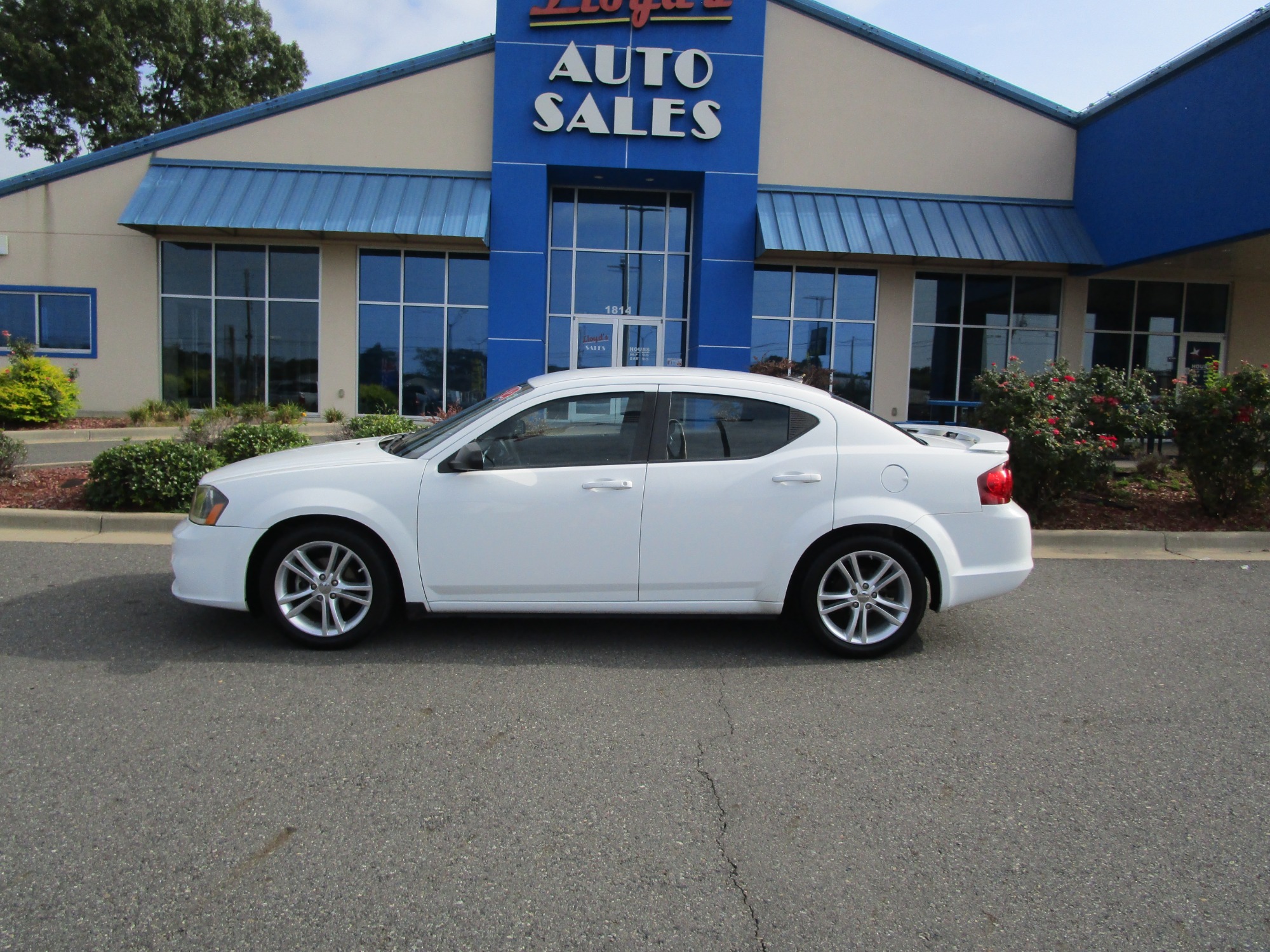photo of 2014 Dodge Avenger SE