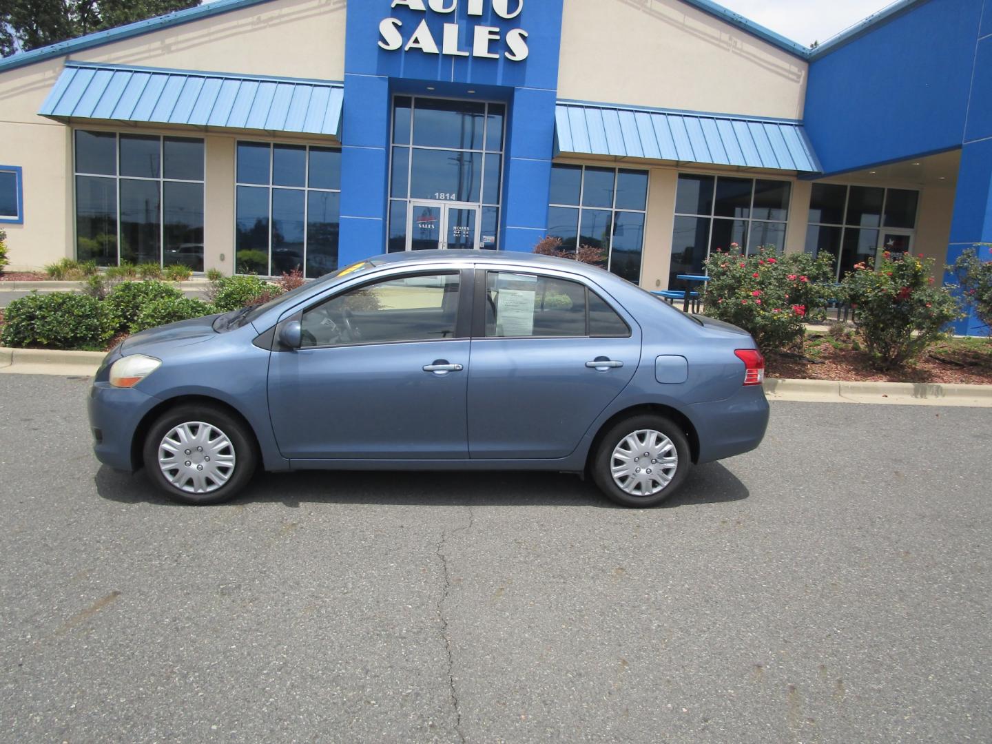 2011 Blue Toyota Yaris Sedan 4-Speed AT (JTDBT4K33B4) with an 1.5L L4 DOHC 16V engine, 4-Speed Automatic transmission, located at 1814 Albert Pike Road, Hot Springs, AR, 71913, (501) 623-1717, 34.494228, -93.094070 - 2001 Toyota Yaris 4 door Sedan. 1.5L I4 F DOHC 16V Gasoline Front Wheel Drive - Photo#0
